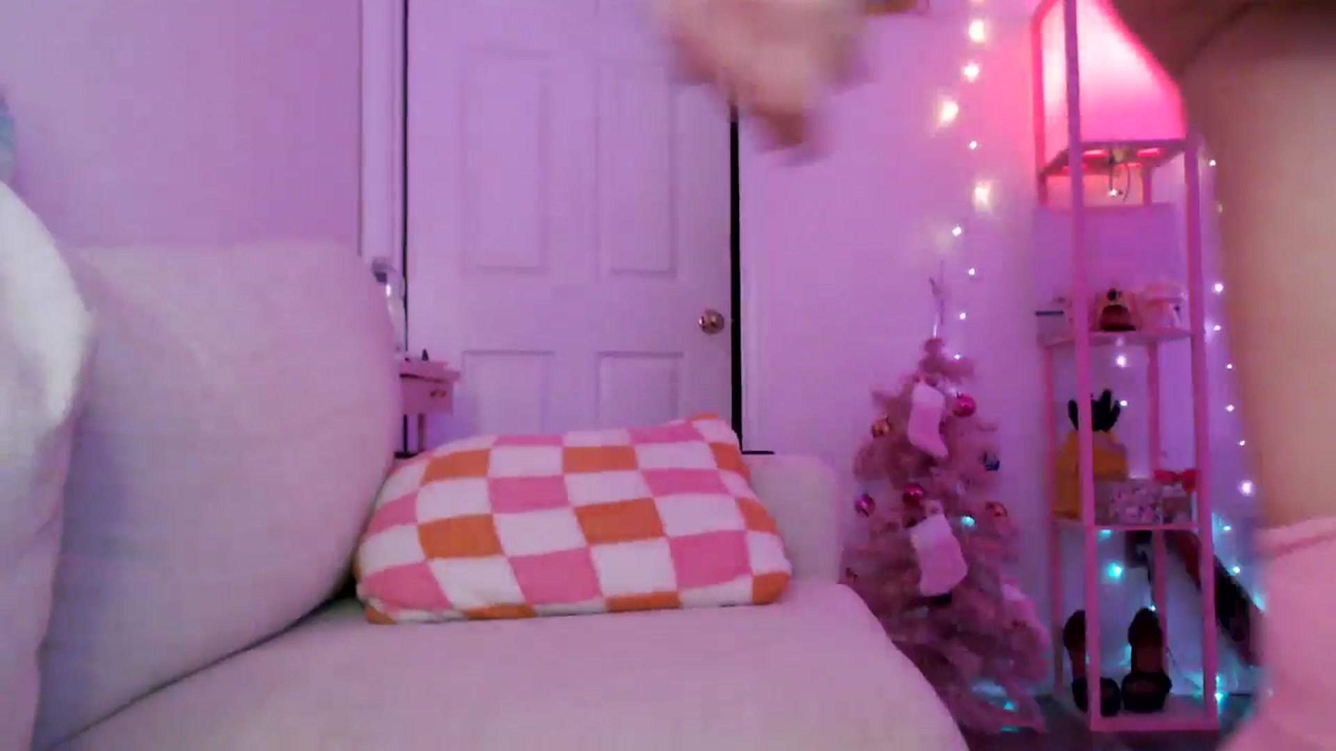 Gallery image thumbnail from AnnaFaux's myfreecams stream on, 02/07/2025, 03:50 image 6 of 20