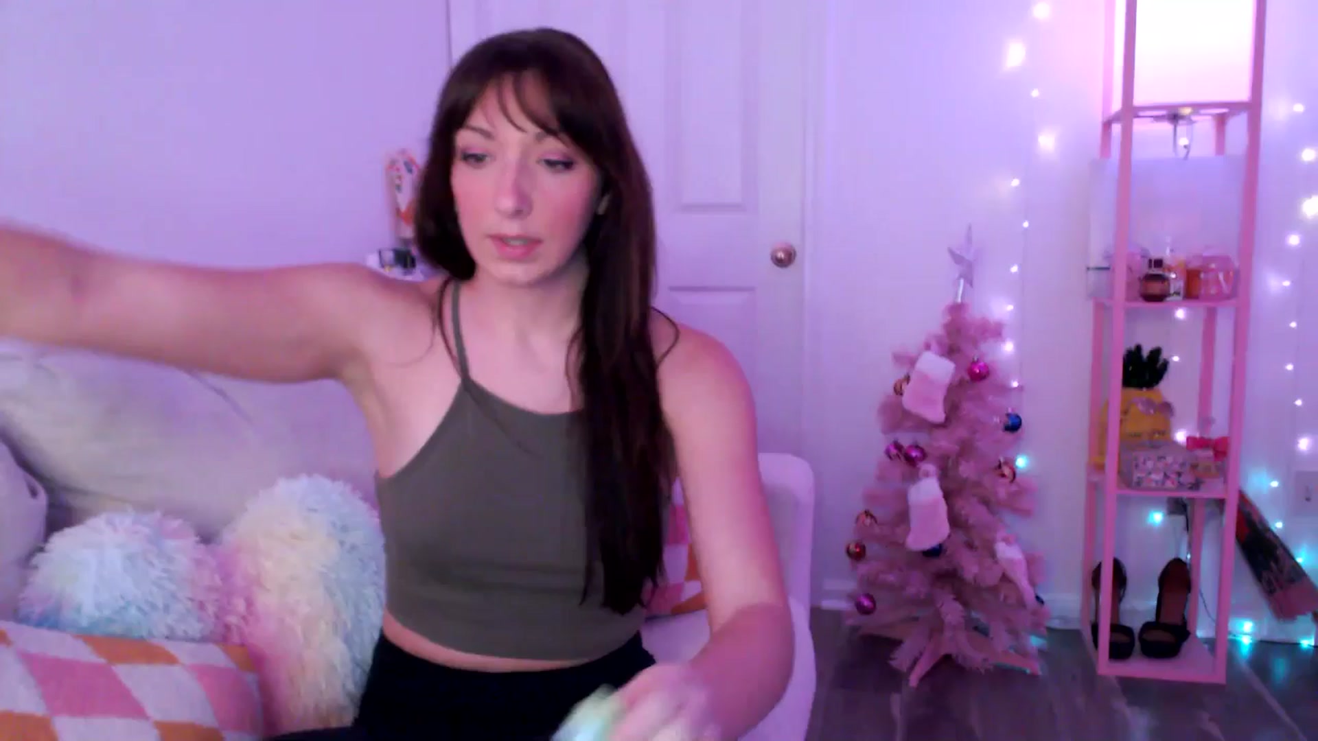 Gallery image thumbnail from AnnaFaux's myfreecams stream on, 02/16/2025, 21:56 image 1 of 20