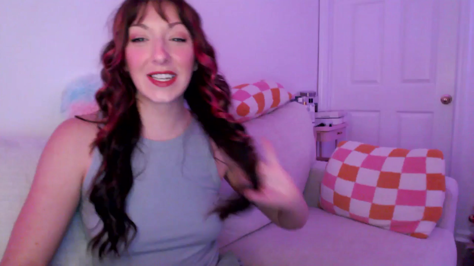 Gallery image thumbnail from AnnaFaux's myfreecams stream on, 02/20/2025, 24:16 image 1 of 20