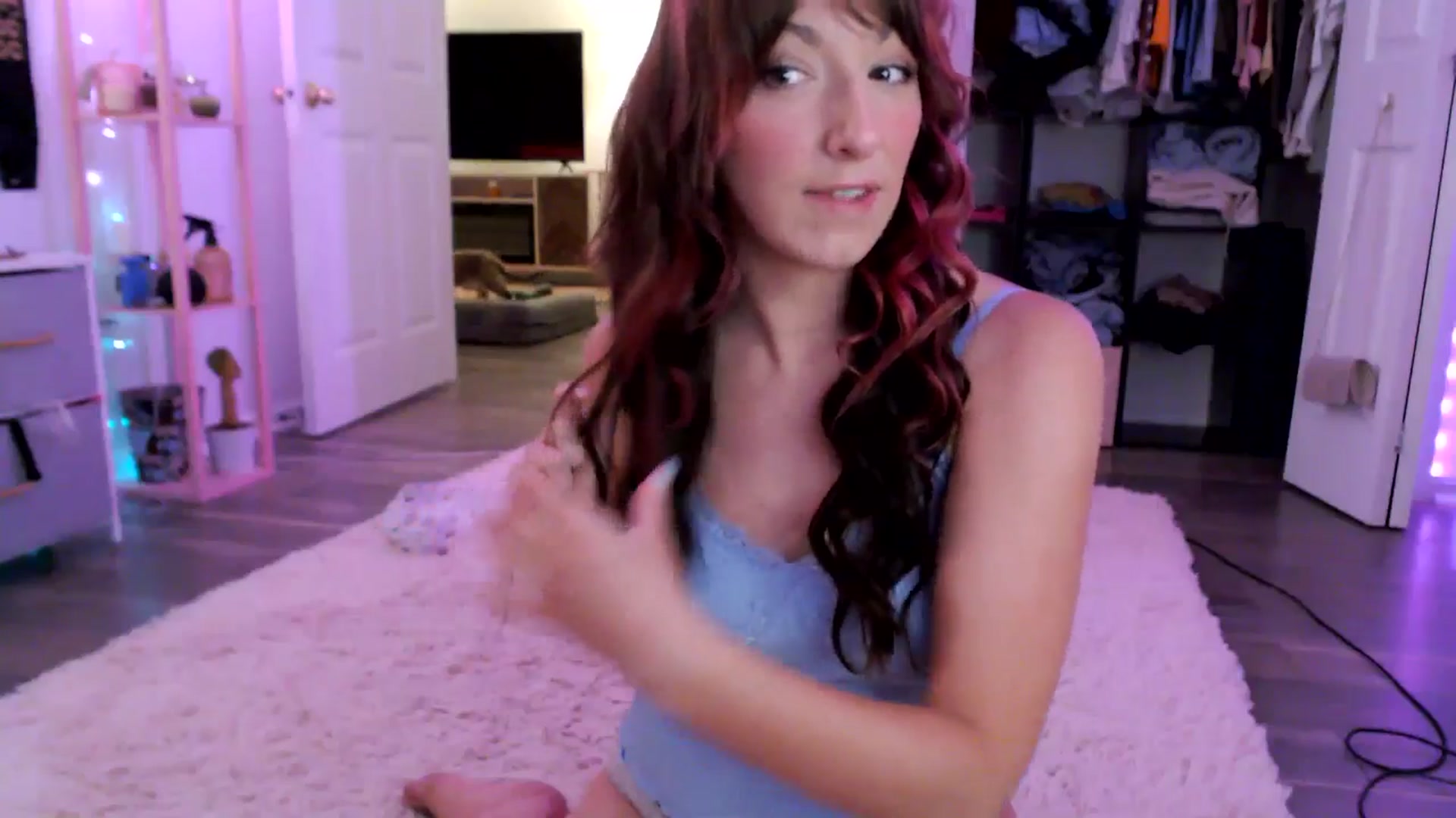 Gallery image thumbnail from AnnaFaux's myfreecams stream on, 02/24/2025, 01:17 image 15 of 20