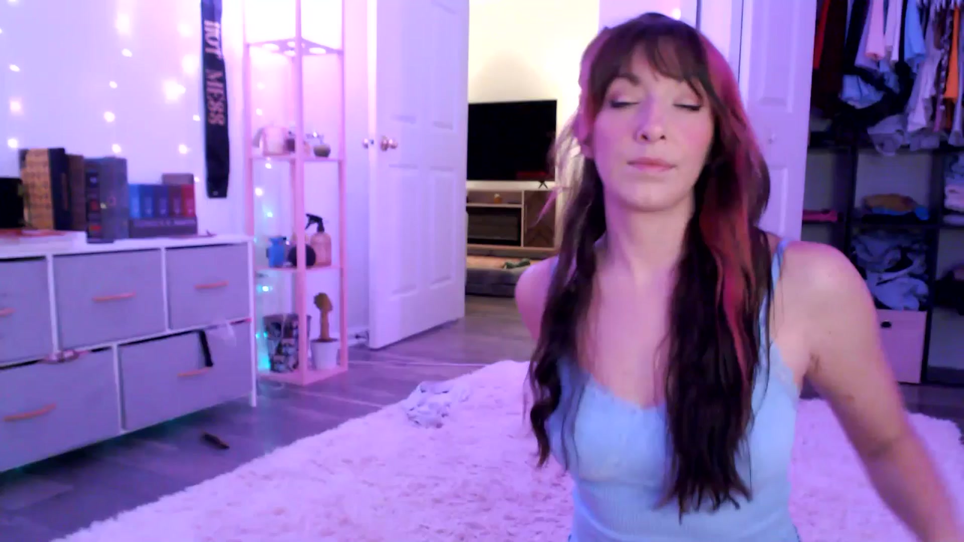 Gallery image thumbnail from AnnaFaux's myfreecams stream on, 02/24/2025, 01:17 image 2 of 20