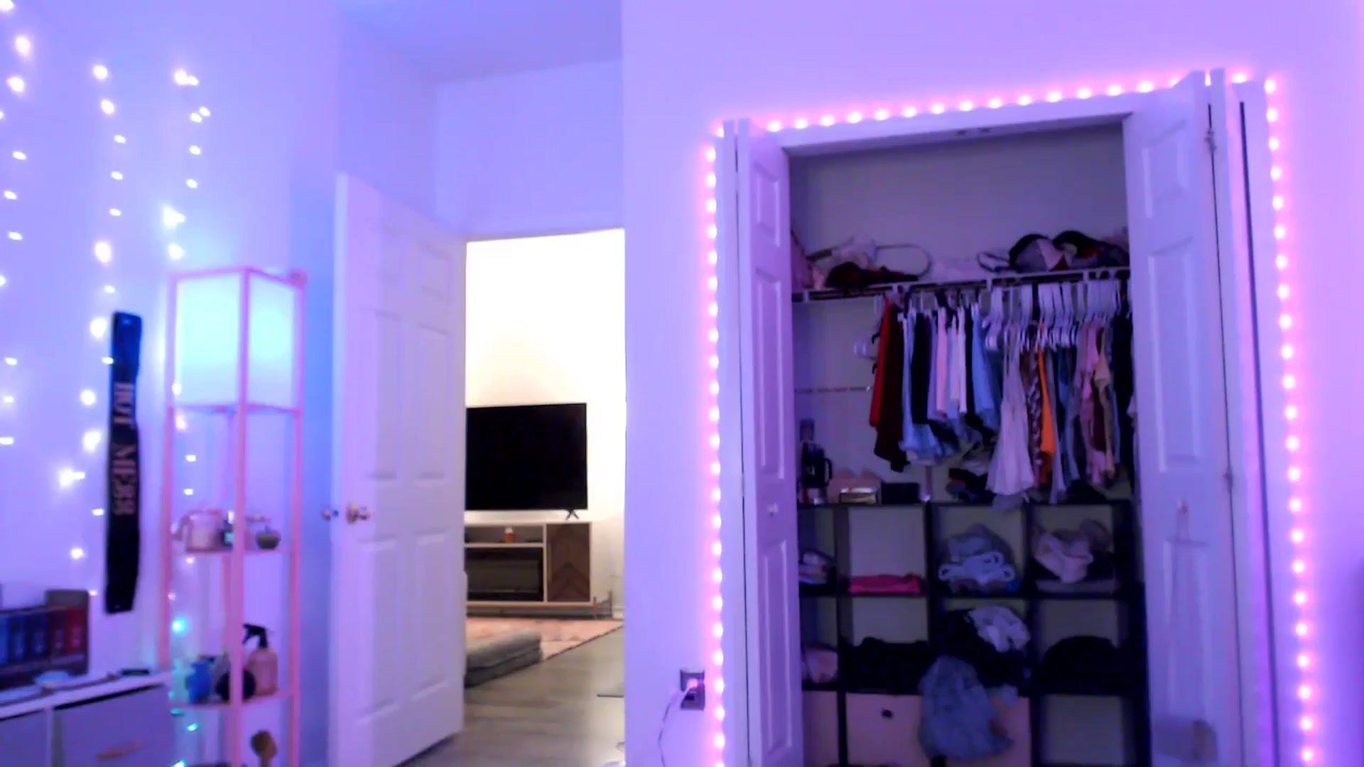 Gallery image thumbnail from AnnaFaux's myfreecams stream on, 02/26/2025, 02:50 image 5 of 20