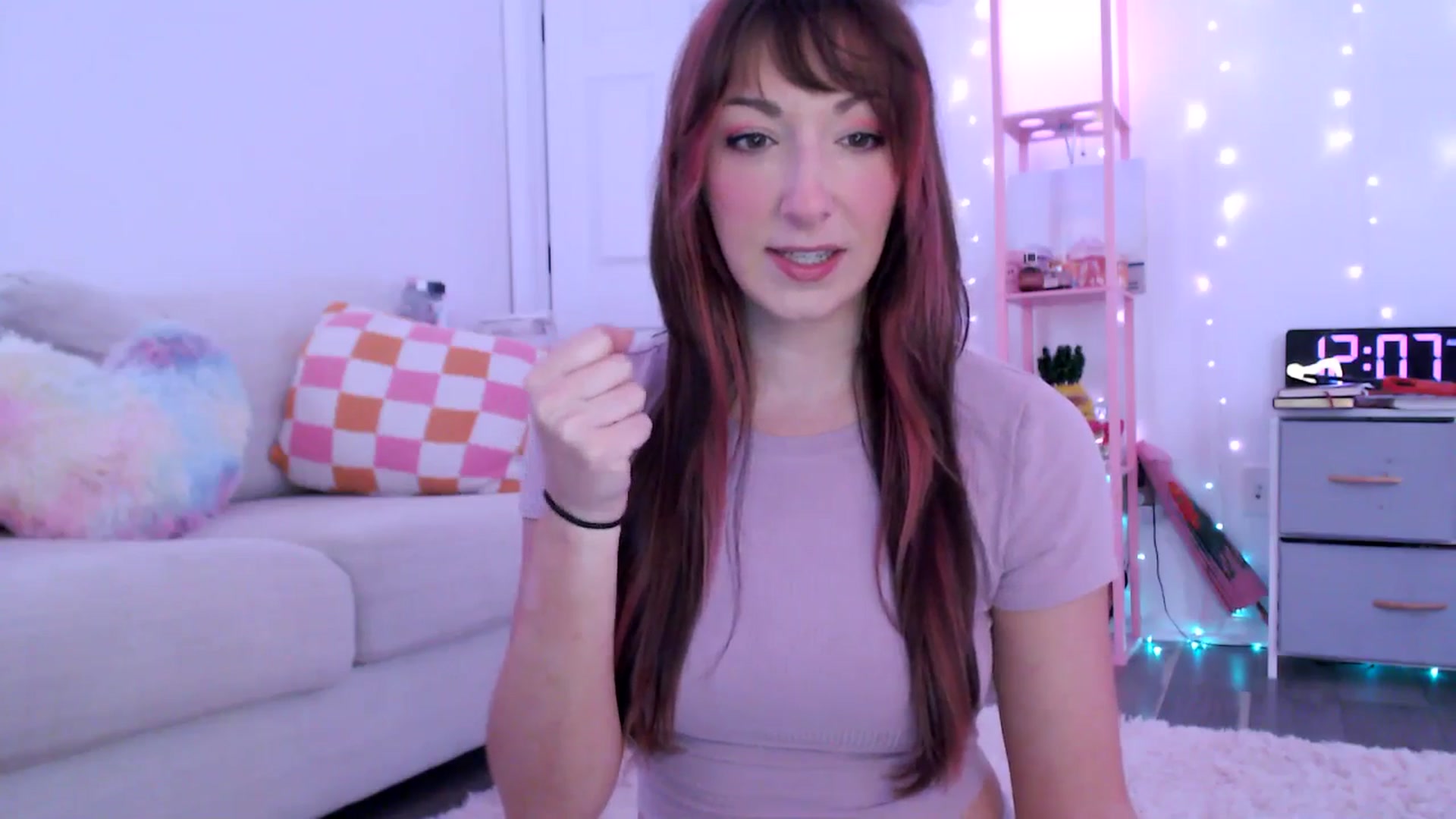 Gallery image thumbnail from AnnaFaux's myfreecams stream on, 03/08/2025, 17:24 image 4 of 20