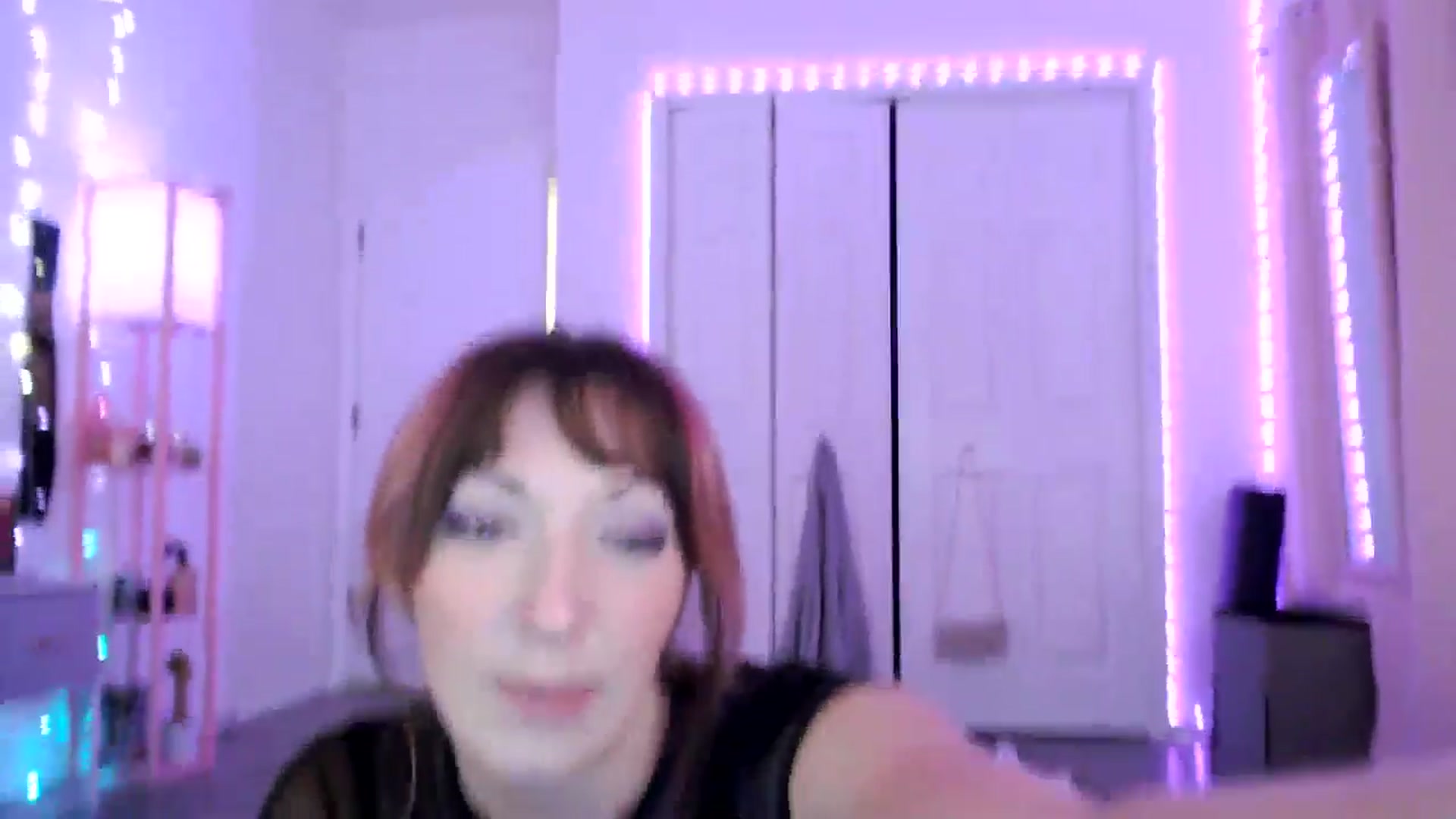 Gallery image thumbnail from AnnaFaux's myfreecams stream on, 03/13/2025, 02:59 image 5 of 20