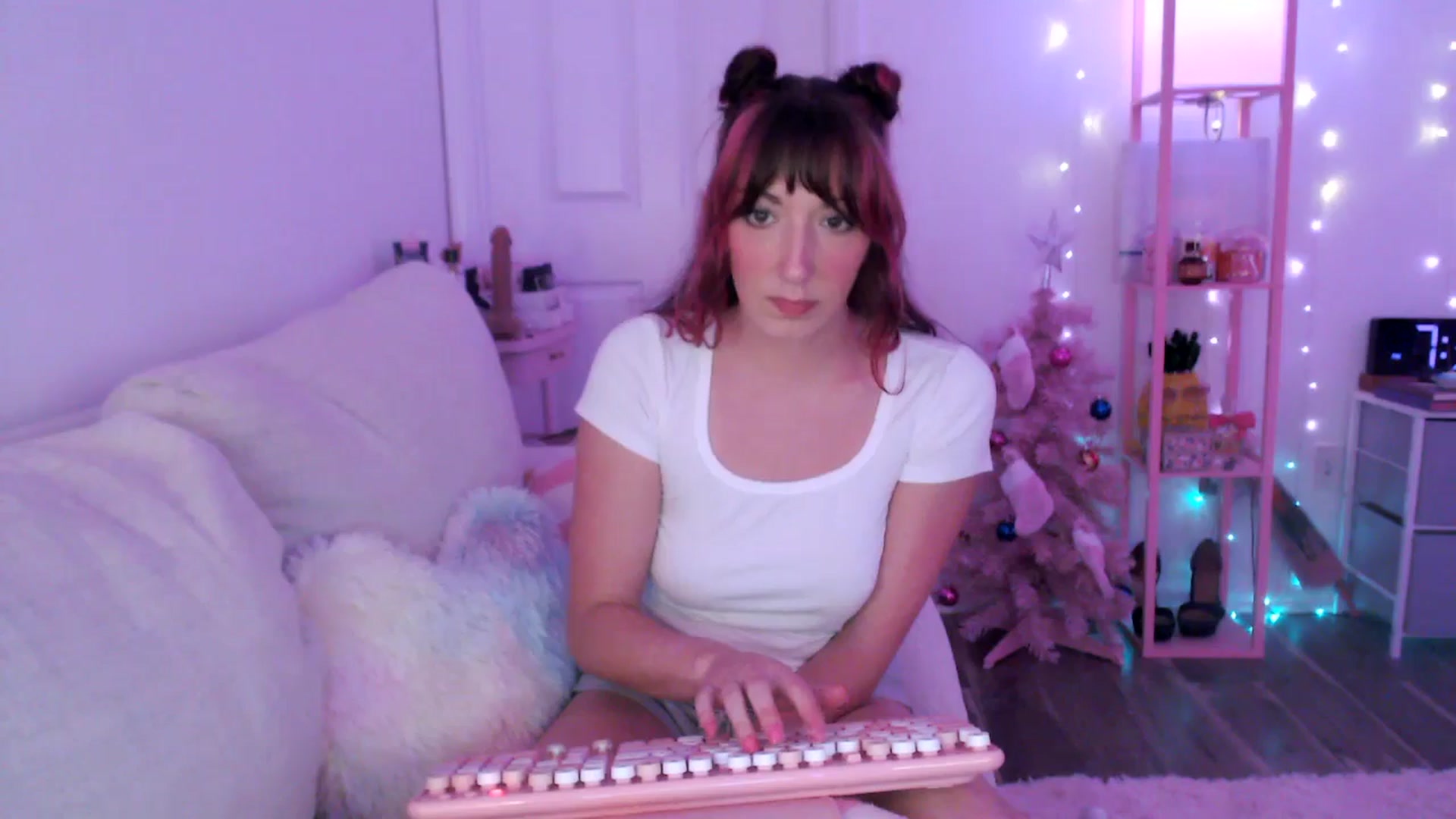 Gallery image thumbnail from AnnaFaux's myfreecams stream on, 03/14/2025, 23:49 image 6 of 20