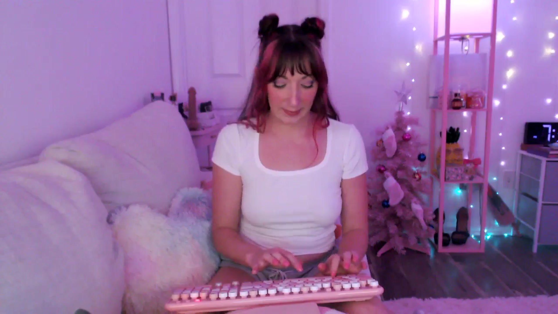 Gallery image thumbnail from AnnaFaux's myfreecams stream on, 03/14/2025, 23:49 image 9 of 20