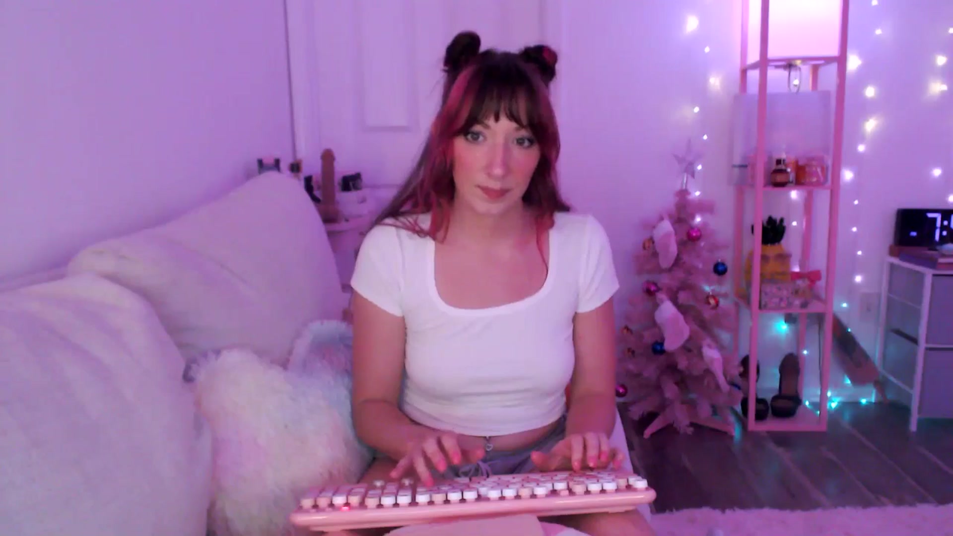 Gallery image thumbnail from AnnaFaux's myfreecams stream on, 03/14/2025, 23:49 image 12 of 20