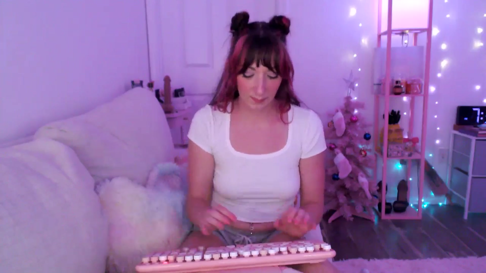 Gallery image thumbnail from AnnaFaux's myfreecams stream on, 03/14/2025, 23:49 image 5 of 20