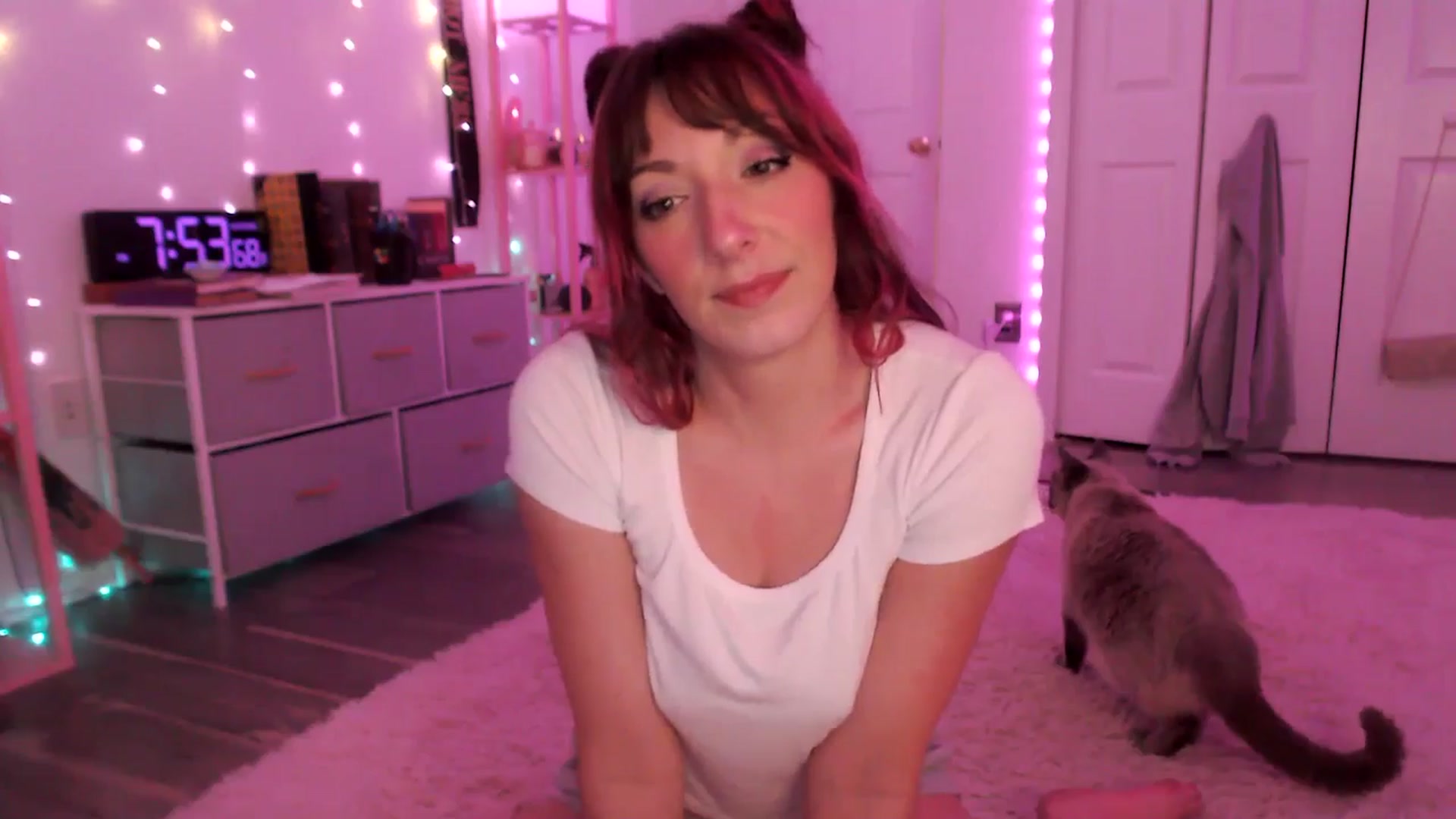 Gallery image thumbnail from AnnaFaux's myfreecams stream on, 03/15/2025, 24:01 image 8 of 20