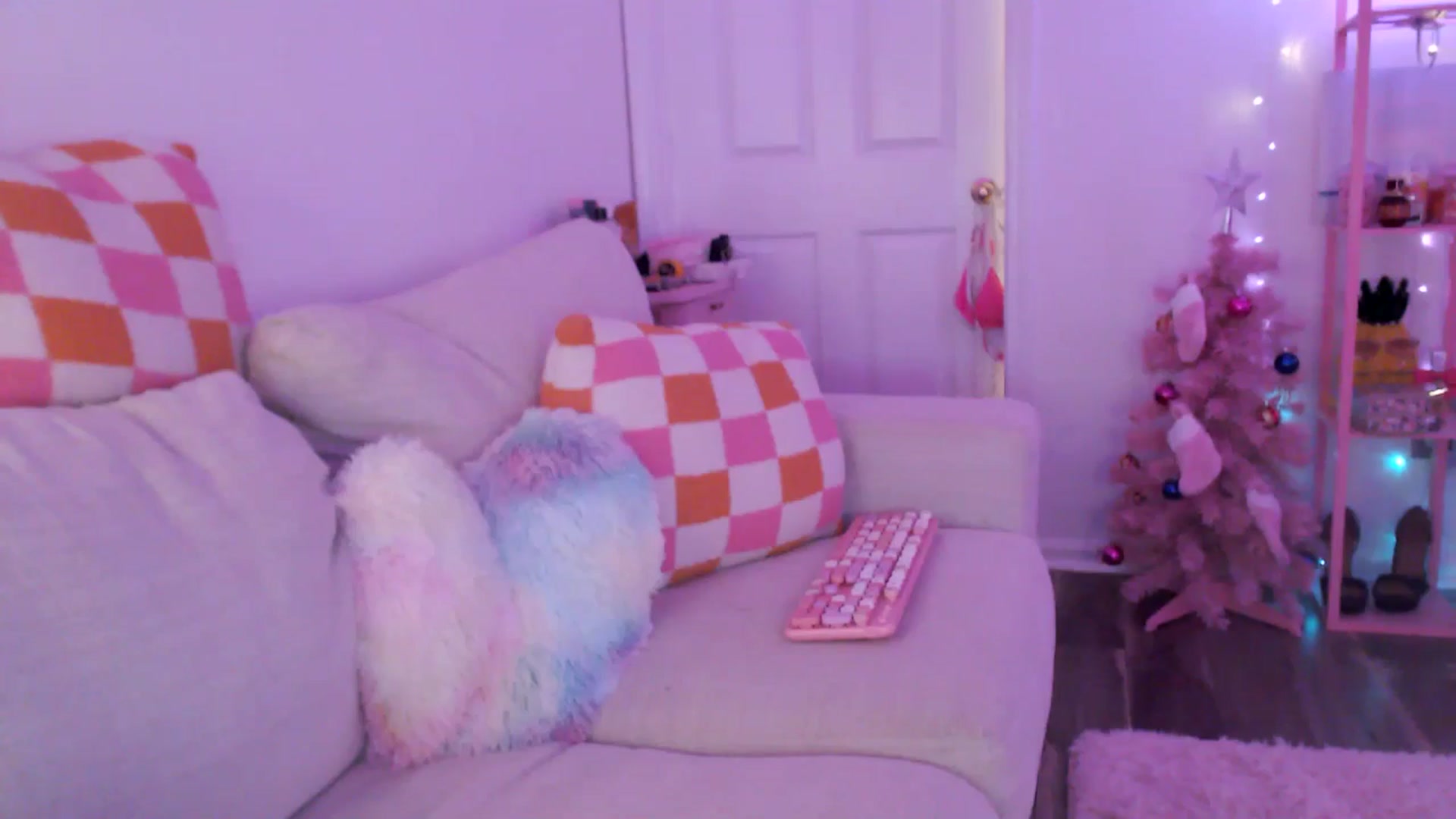 Gallery image thumbnail from AnnaFaux's myfreecams stream on, 03/16/2025, 19:44 image 4 of 20