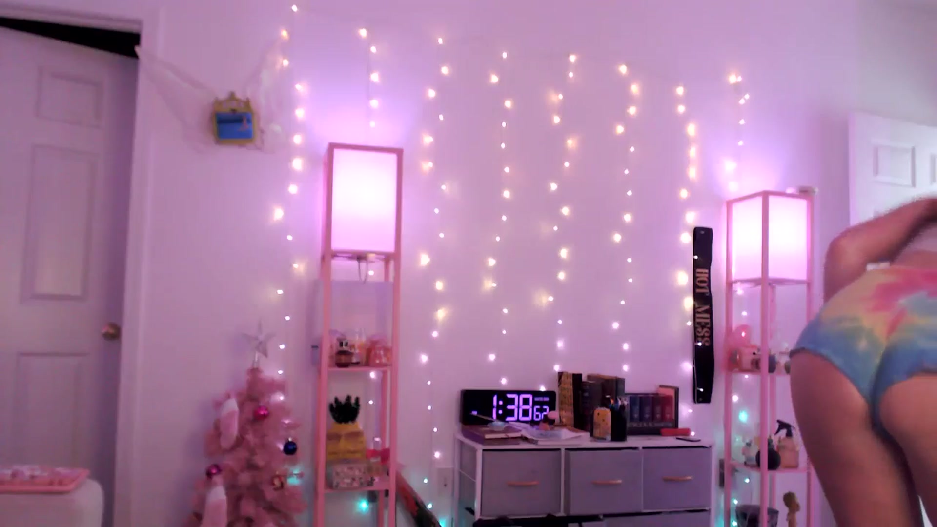 Gallery image thumbnail from AnnaFaux's myfreecams stream on, 03/22/2025, 18:21 image 11 of 20