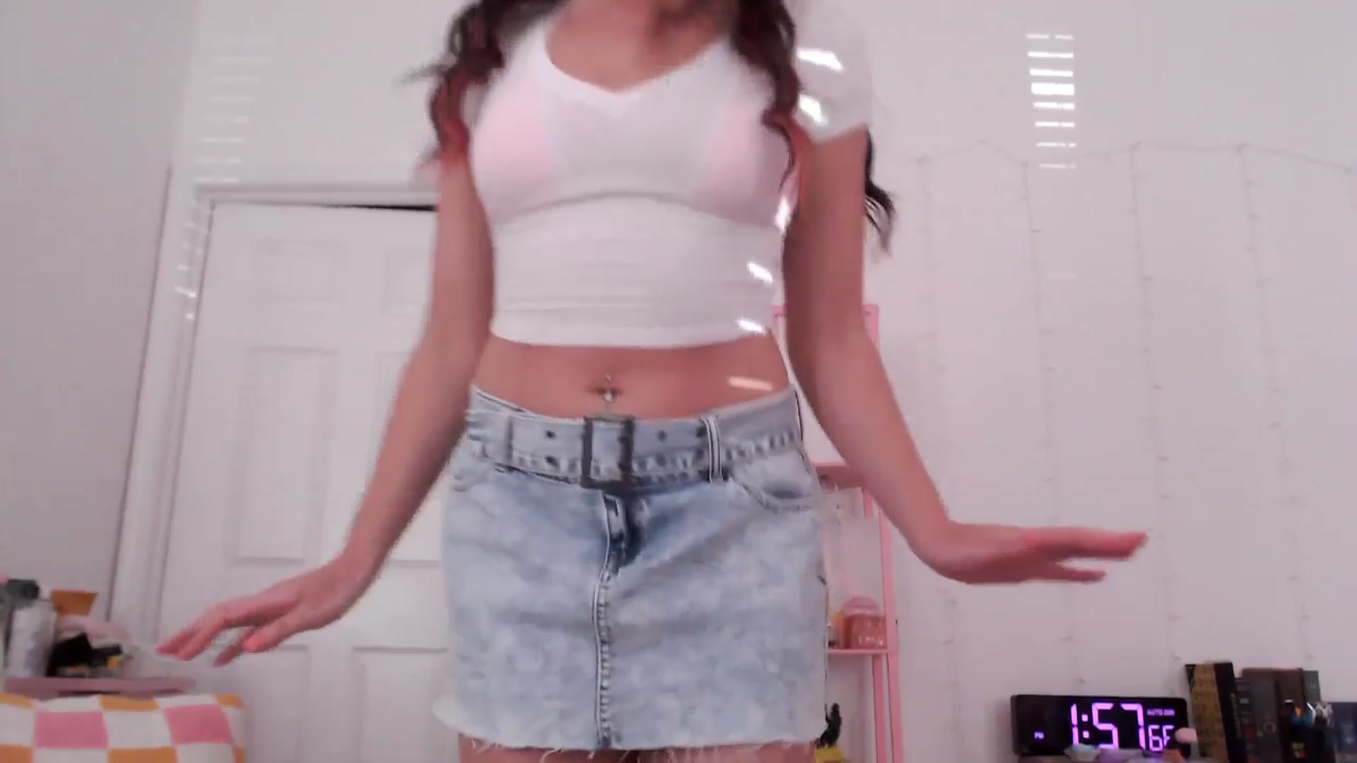 Gallery image thumbnail from AnnaFaux's myfreecams stream on, 03/23/2025, 18:12 image 18 of 20