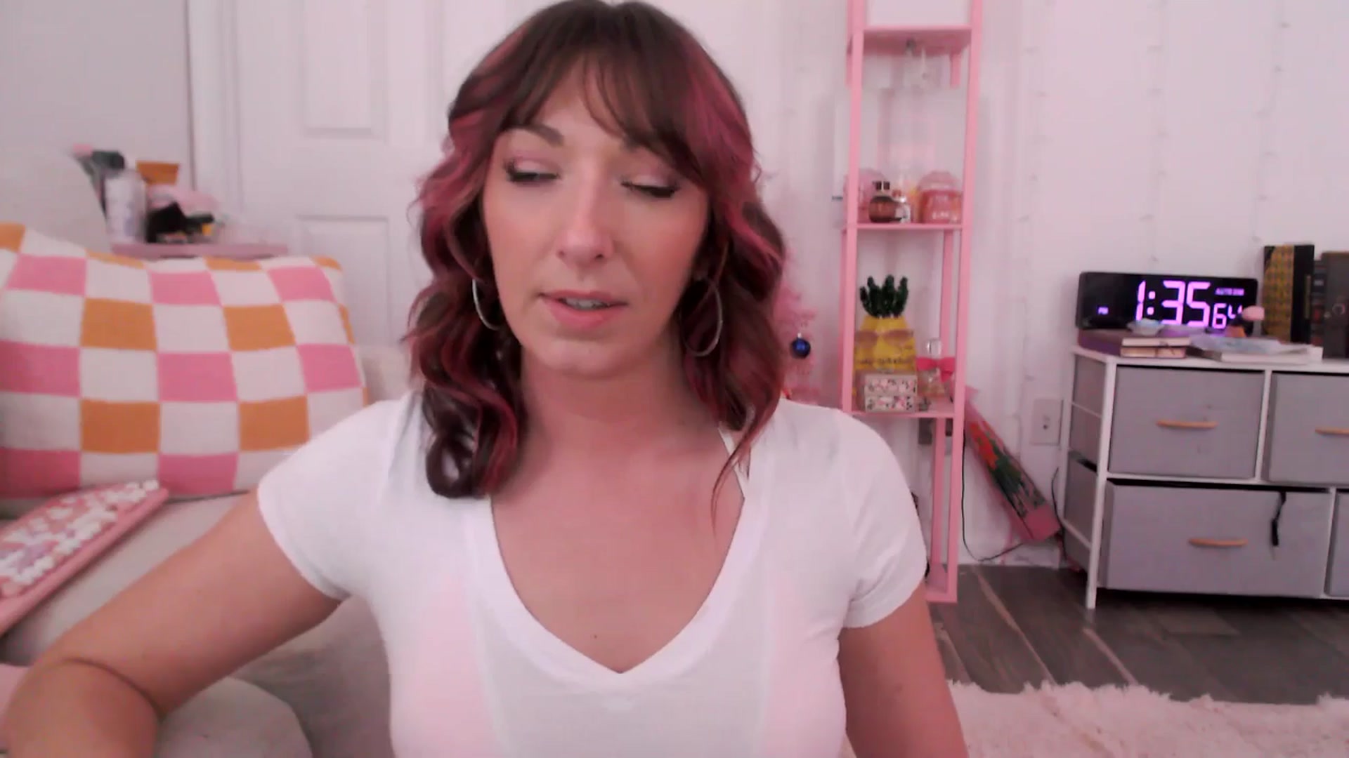 Gallery image thumbnail from AnnaFaux's myfreecams stream on, 03/23/2025, 18:12 image 12 of 20