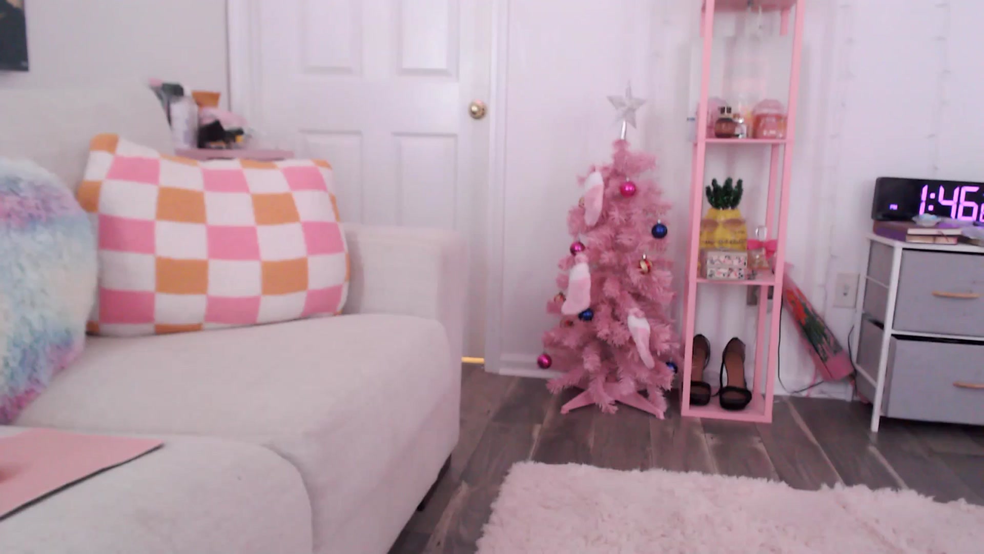Gallery image thumbnail from AnnaFaux's myfreecams stream on, 03/23/2025, 18:12 image 15 of 20