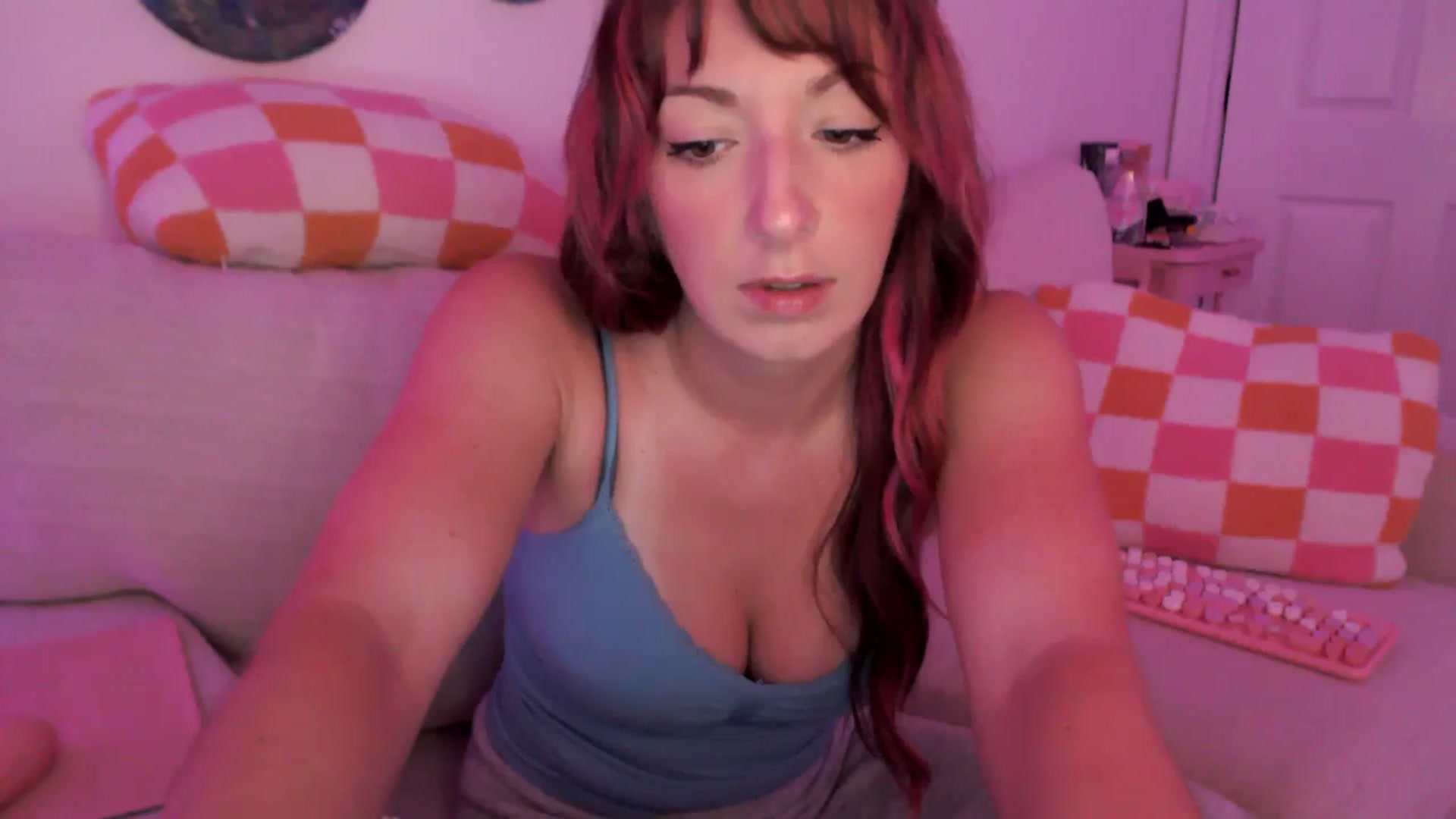 Gallery image thumbnail from AnnaFaux's myfreecams stream on, 03/25/2025, 24:33 image 5 of 20
