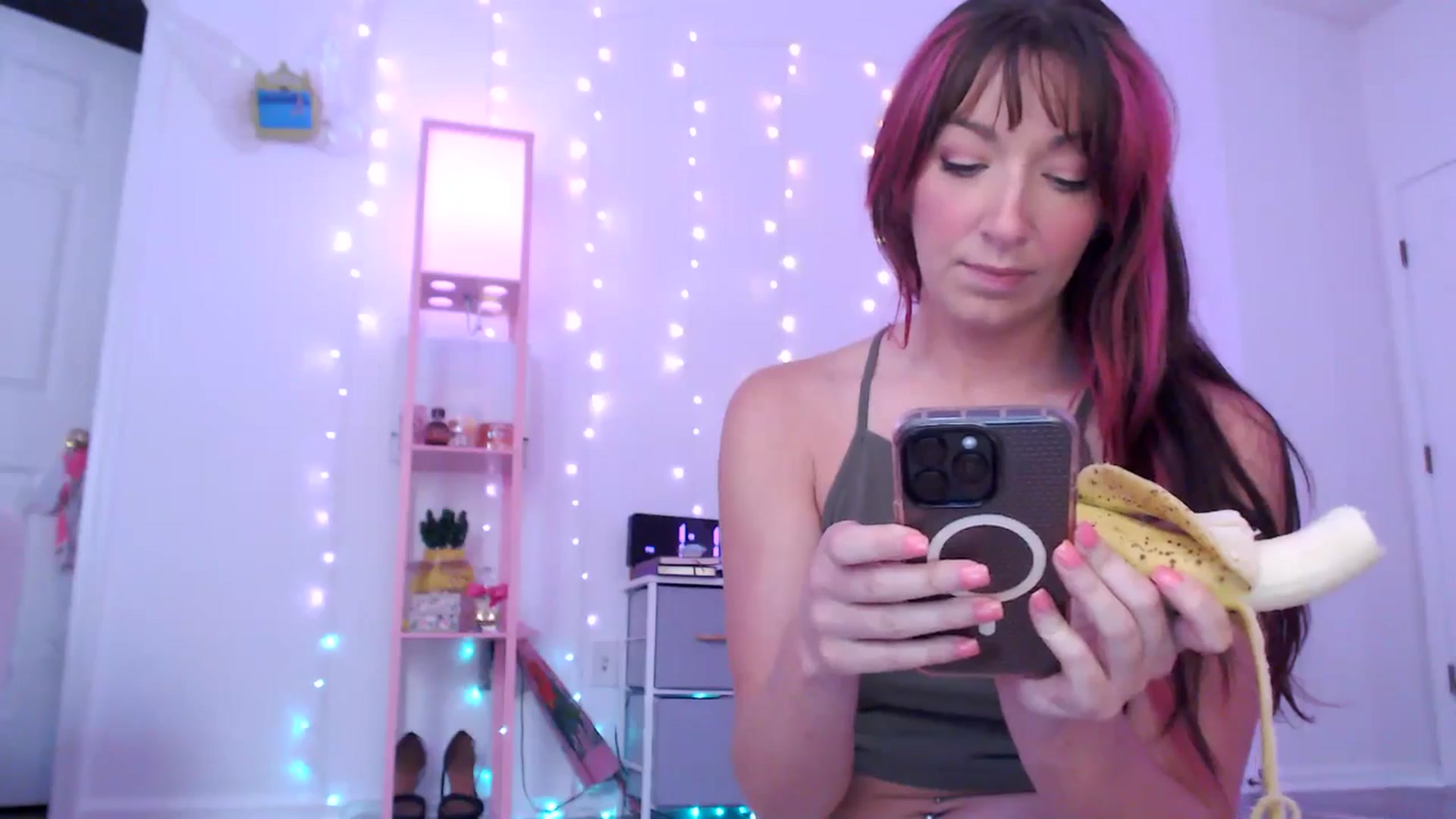 Gallery image thumbnail from AnnaFaux's myfreecams stream on, 03/30/2025, 17:26 image 6 of 20