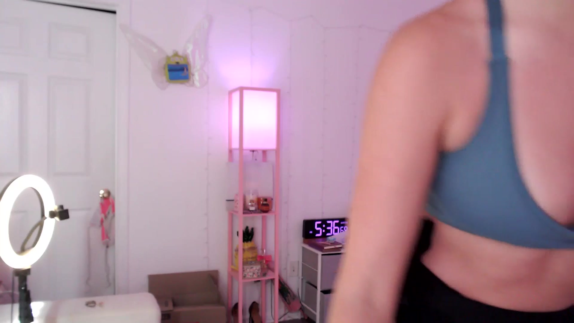 Gallery image thumbnail from AnnaFaux's myfreecams stream on, 04/04/2025, 21:44 image 13 of 20