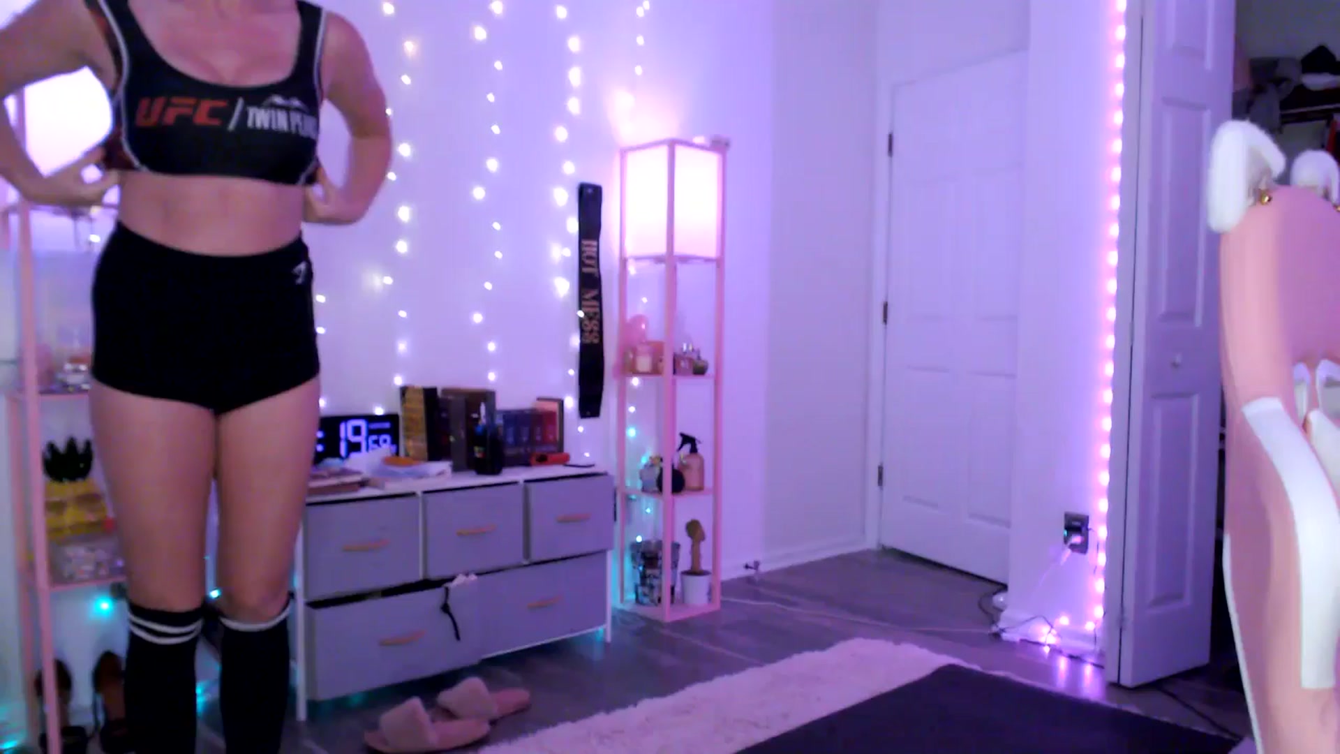 Gallery image thumbnail from AnnaFaux's myfreecams stream on, 04/05/2025, 24:33 image 6 of 20