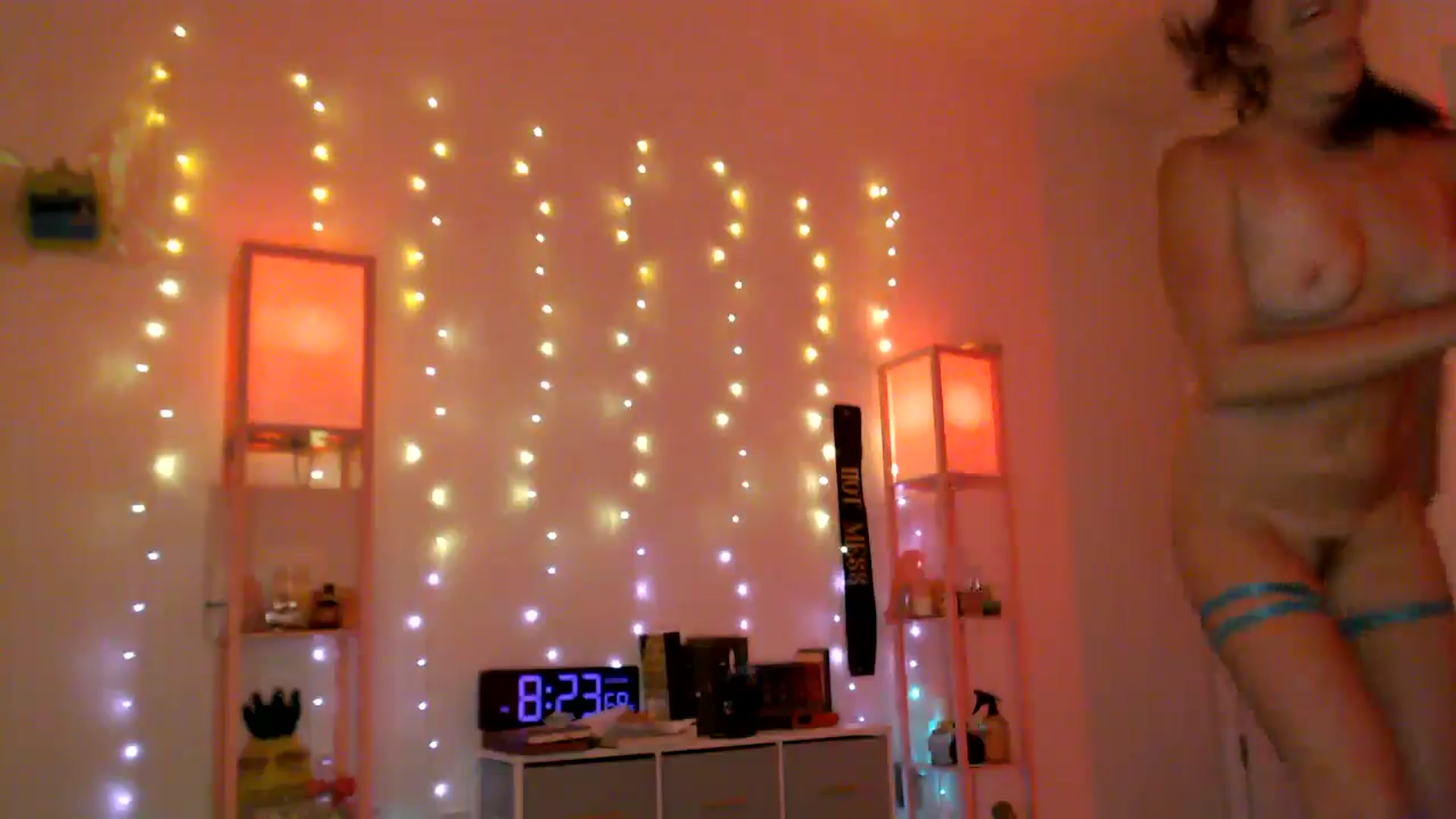 Gallery image thumbnail from AnnaFaux's myfreecams stream on, 04/05/2025, 24:33 image 19 of 20