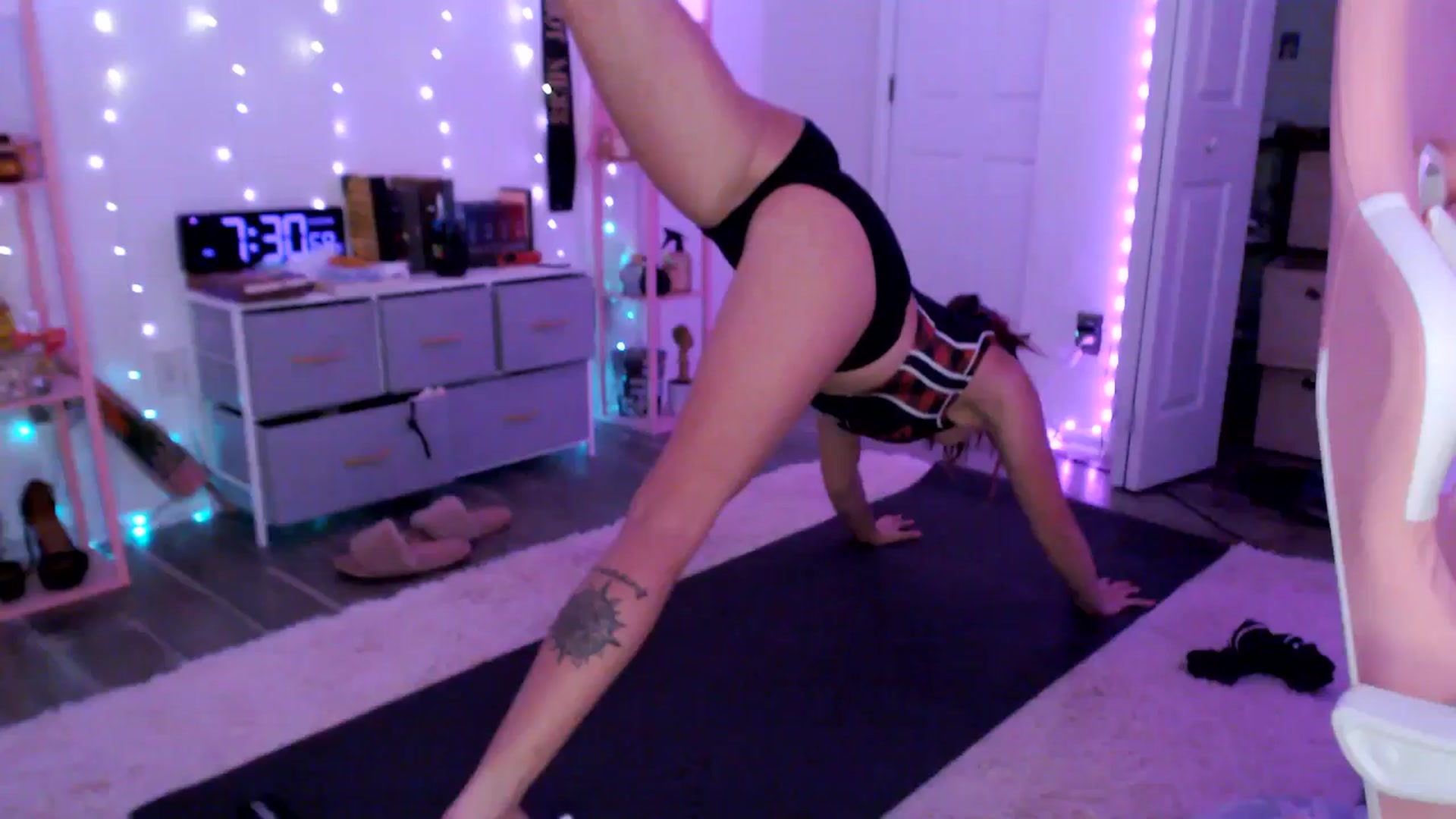 Gallery image thumbnail from AnnaFaux's myfreecams stream on, 04/05/2025, 24:33 image 8 of 20