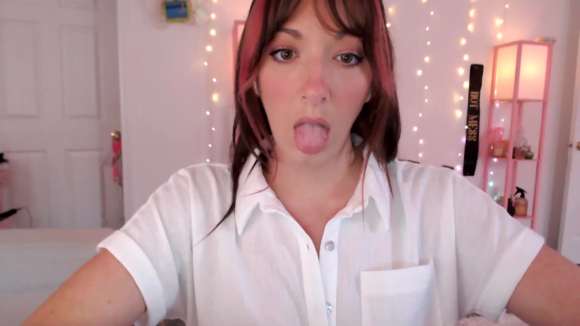Gallery image thumbnail from AnnaFaux's myfreecams stream on, 04/06/2025, 16:58 image 6 of 20