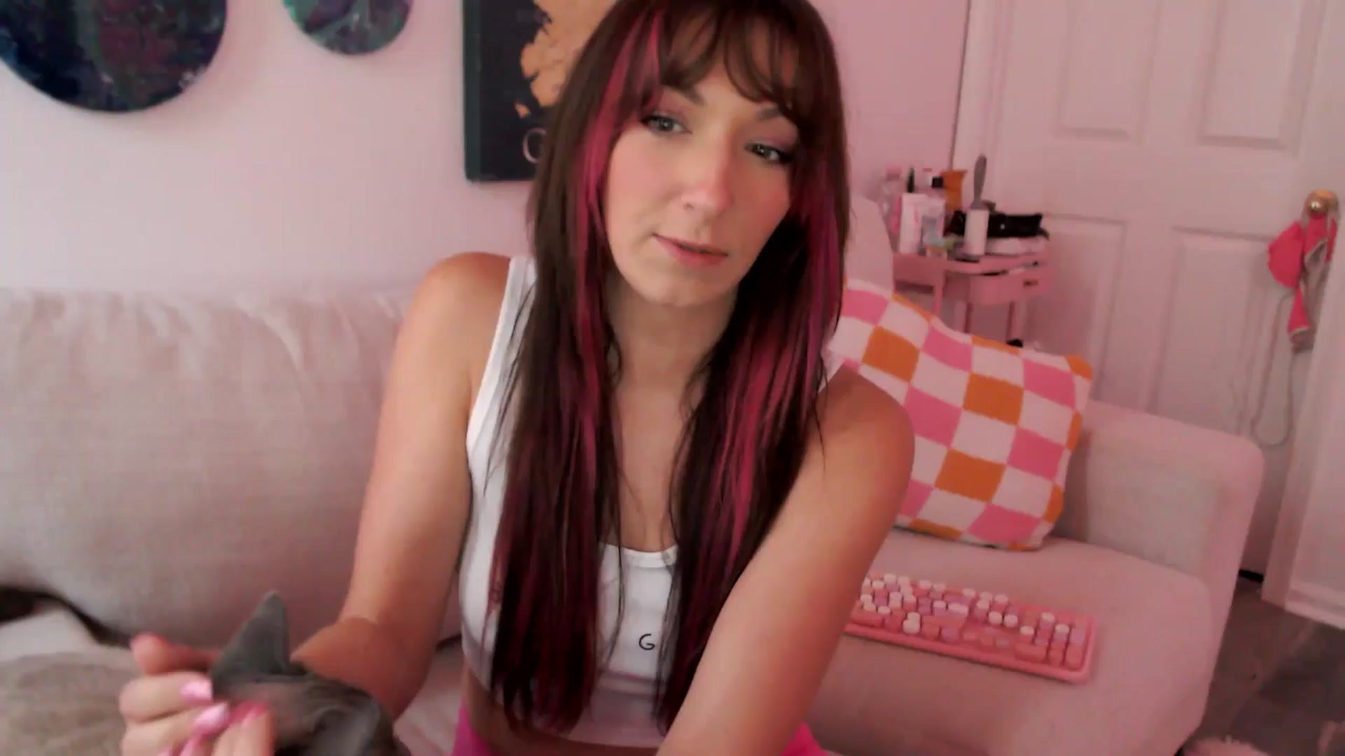 Gallery image thumbnail from AnnaFaux's myfreecams stream on, 04/11/2025, 17:27 image 3 of 20