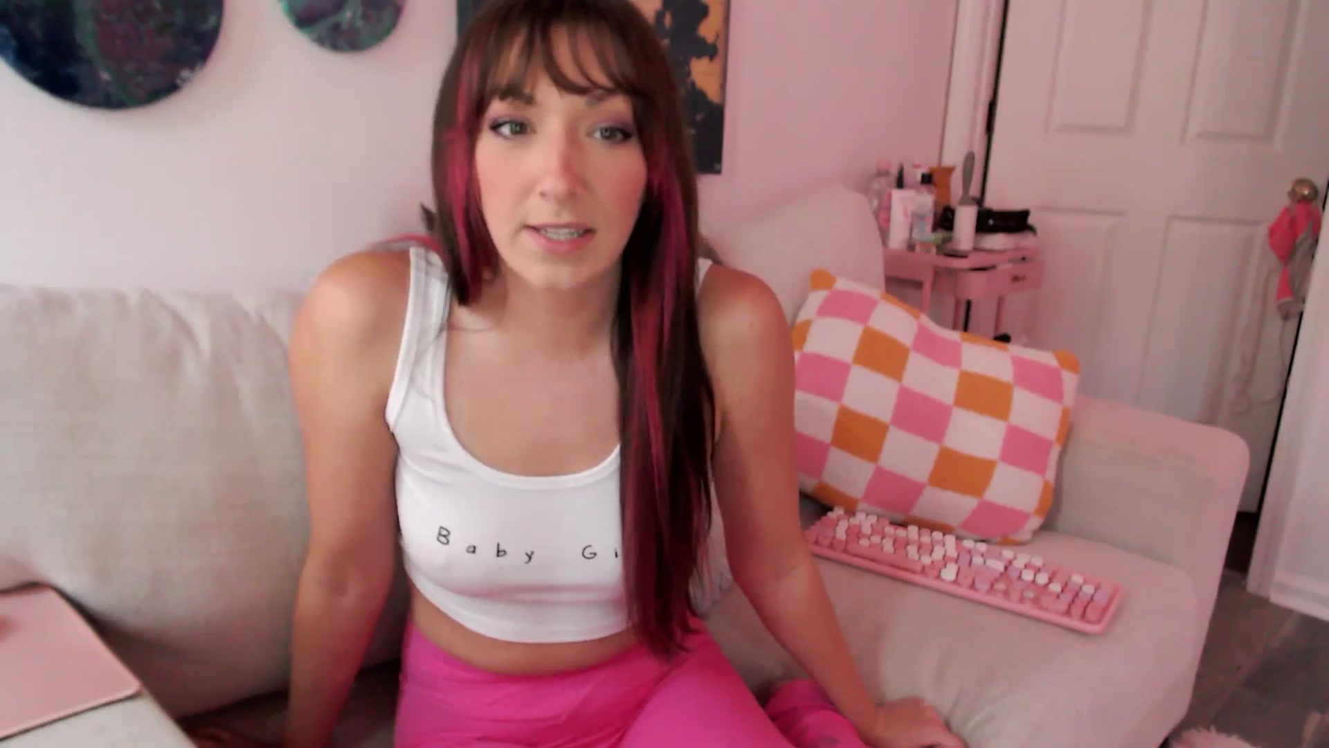 Gallery image thumbnail from AnnaFaux's myfreecams stream on, 04/11/2025, 17:27 image 8 of 20