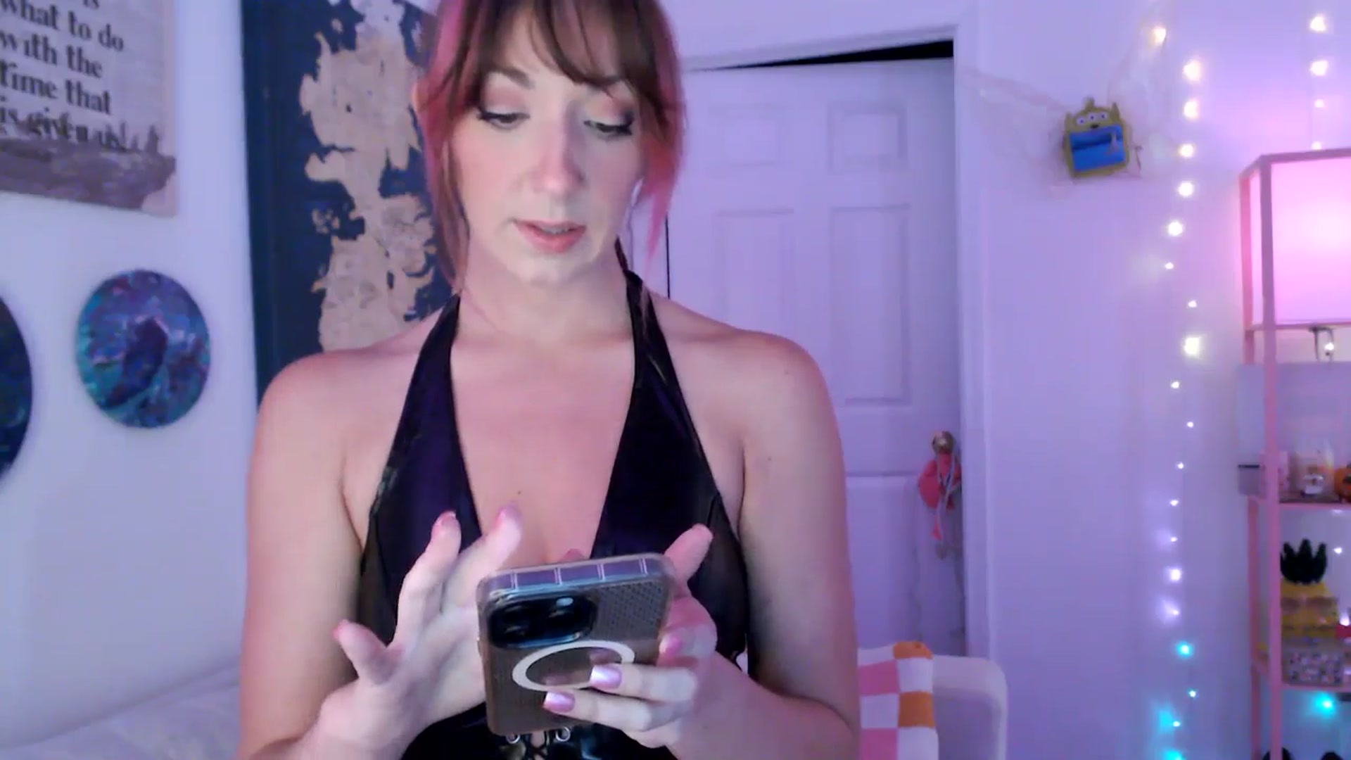 Gallery image thumbnail from AnnaFaux's myfreecams stream on, 04/16/2025, 21:51 image 6 of 20