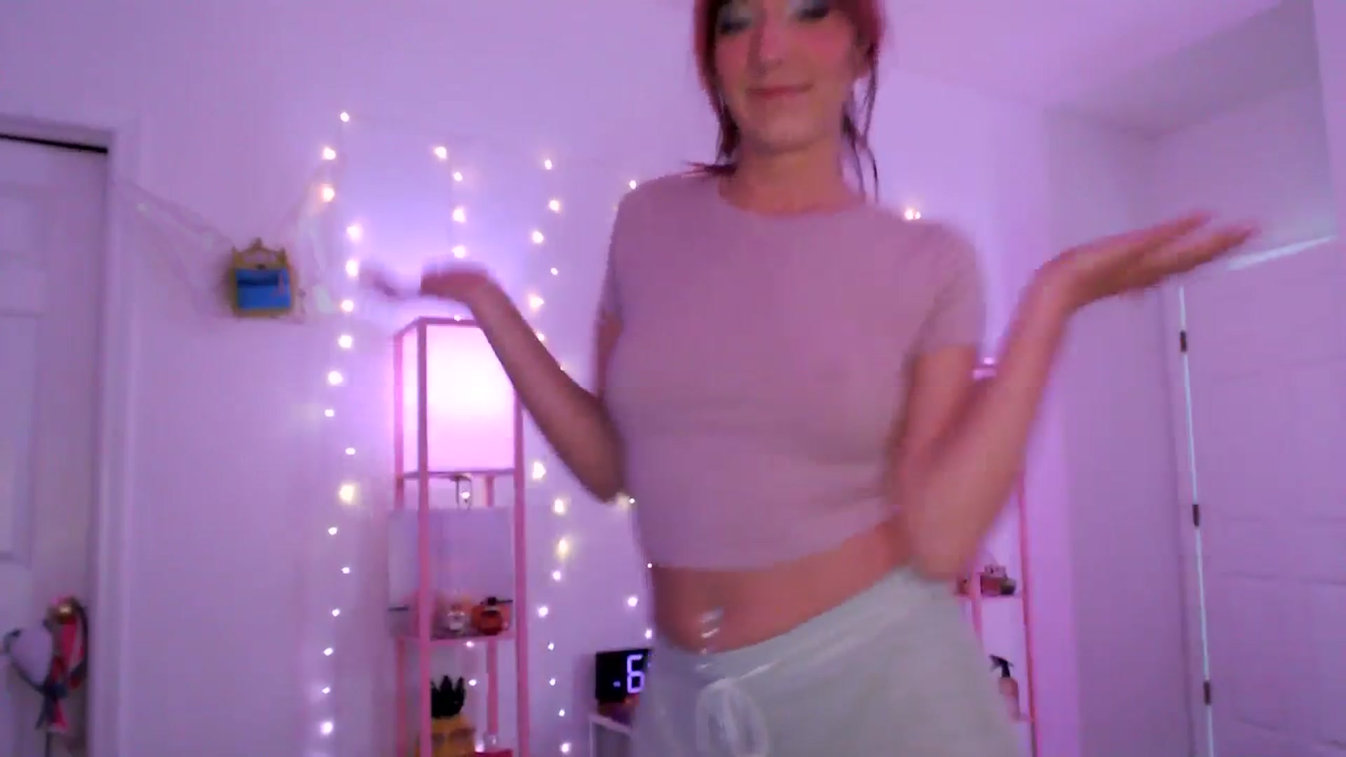 Gallery image thumbnail from AnnaFaux's myfreecams stream on, 04/19/2025, 24:04 image 10 of 20