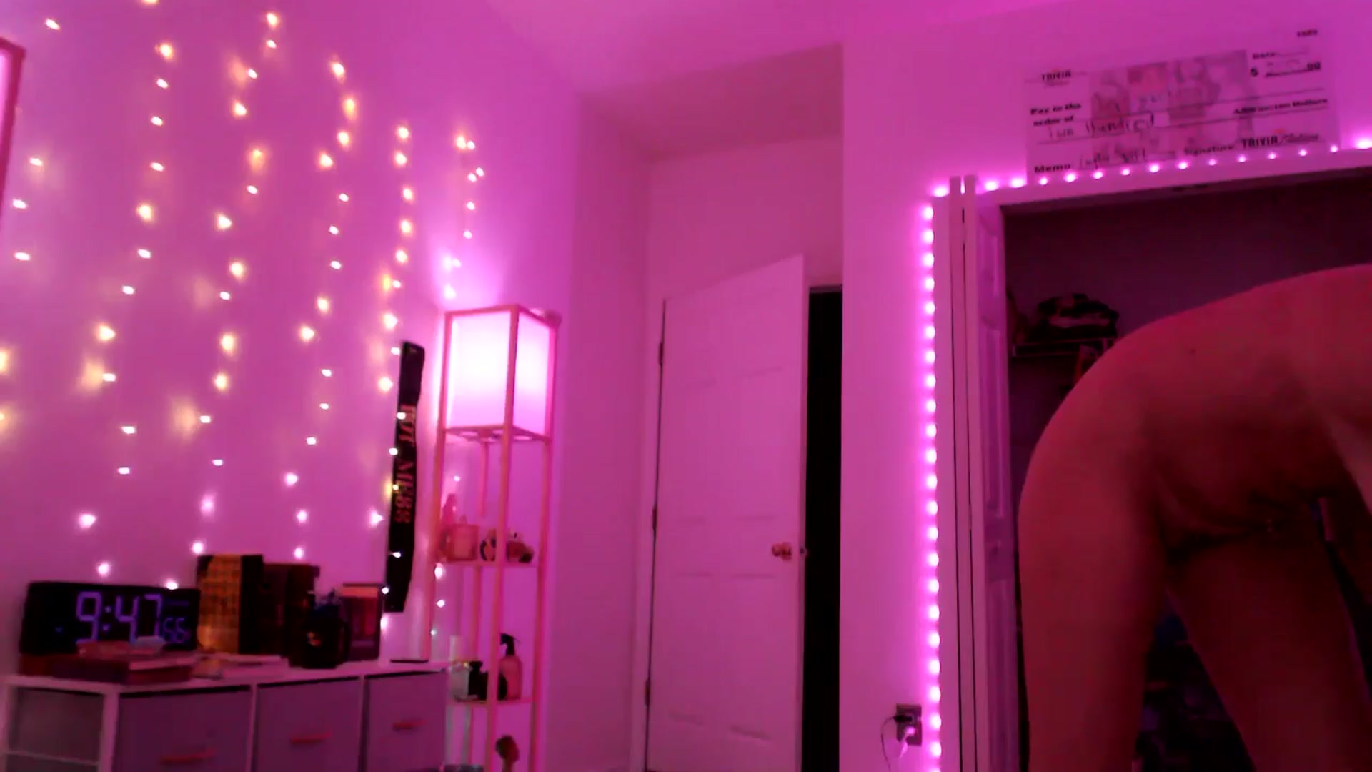 Gallery image thumbnail from AnnaFaux's myfreecams stream on, 04/19/2025, 02:34 image 11 of 20