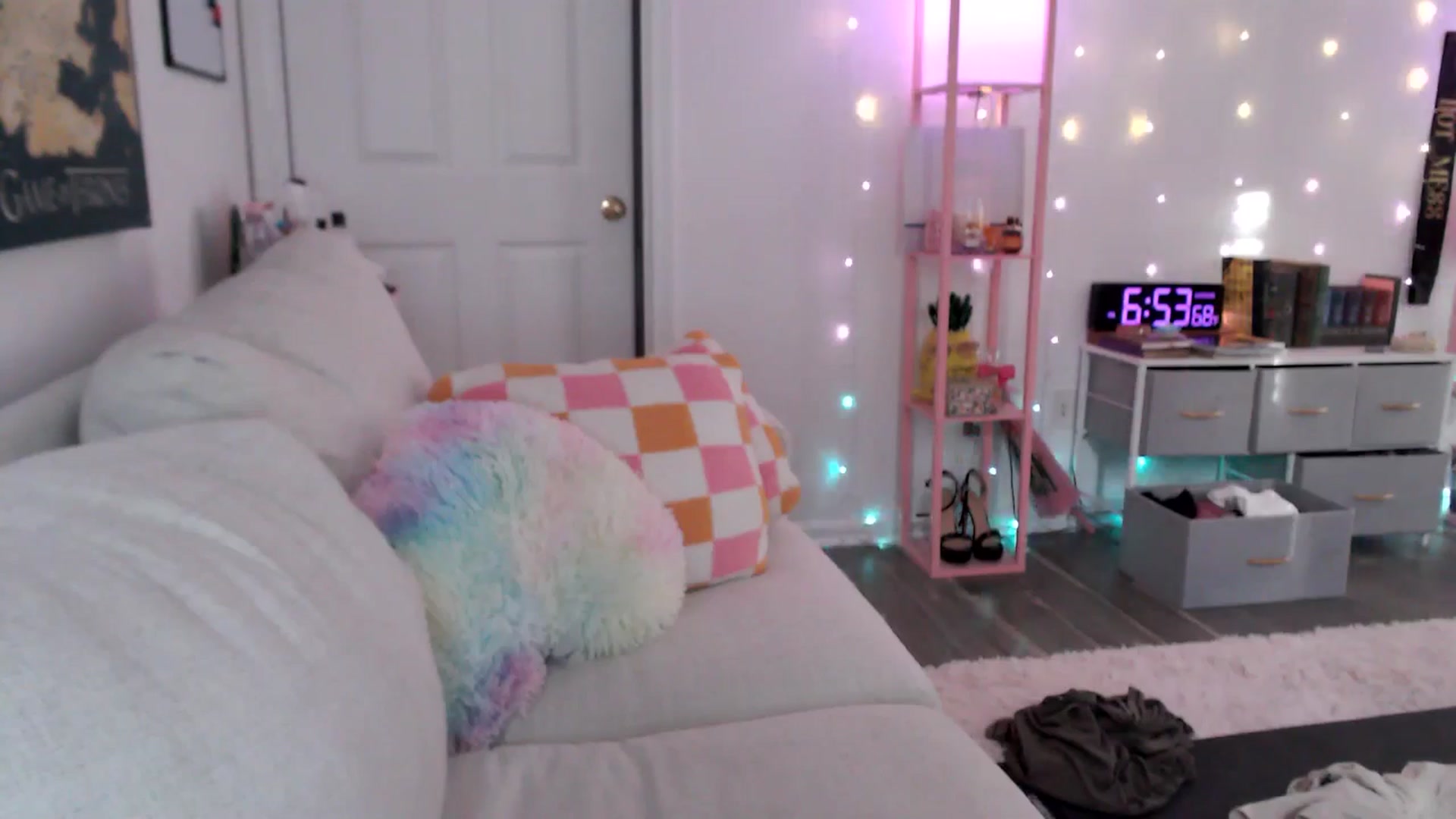 Gallery image thumbnail from AnnaFaux's myfreecams stream on, 05/02/2025, 23:05 image 17 of 20