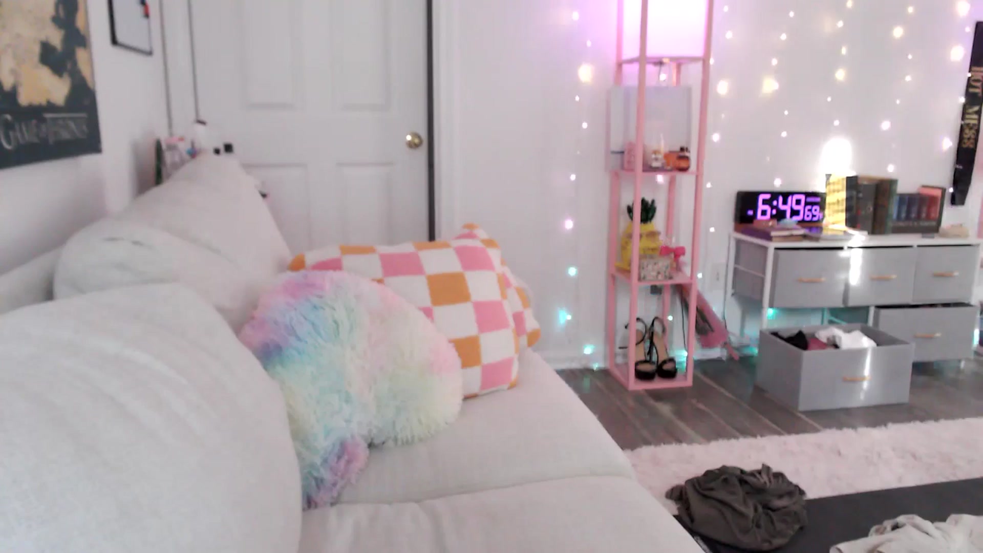 Gallery image thumbnail from AnnaFaux's myfreecams stream on, 05/02/2025, 23:05 image 15 of 20