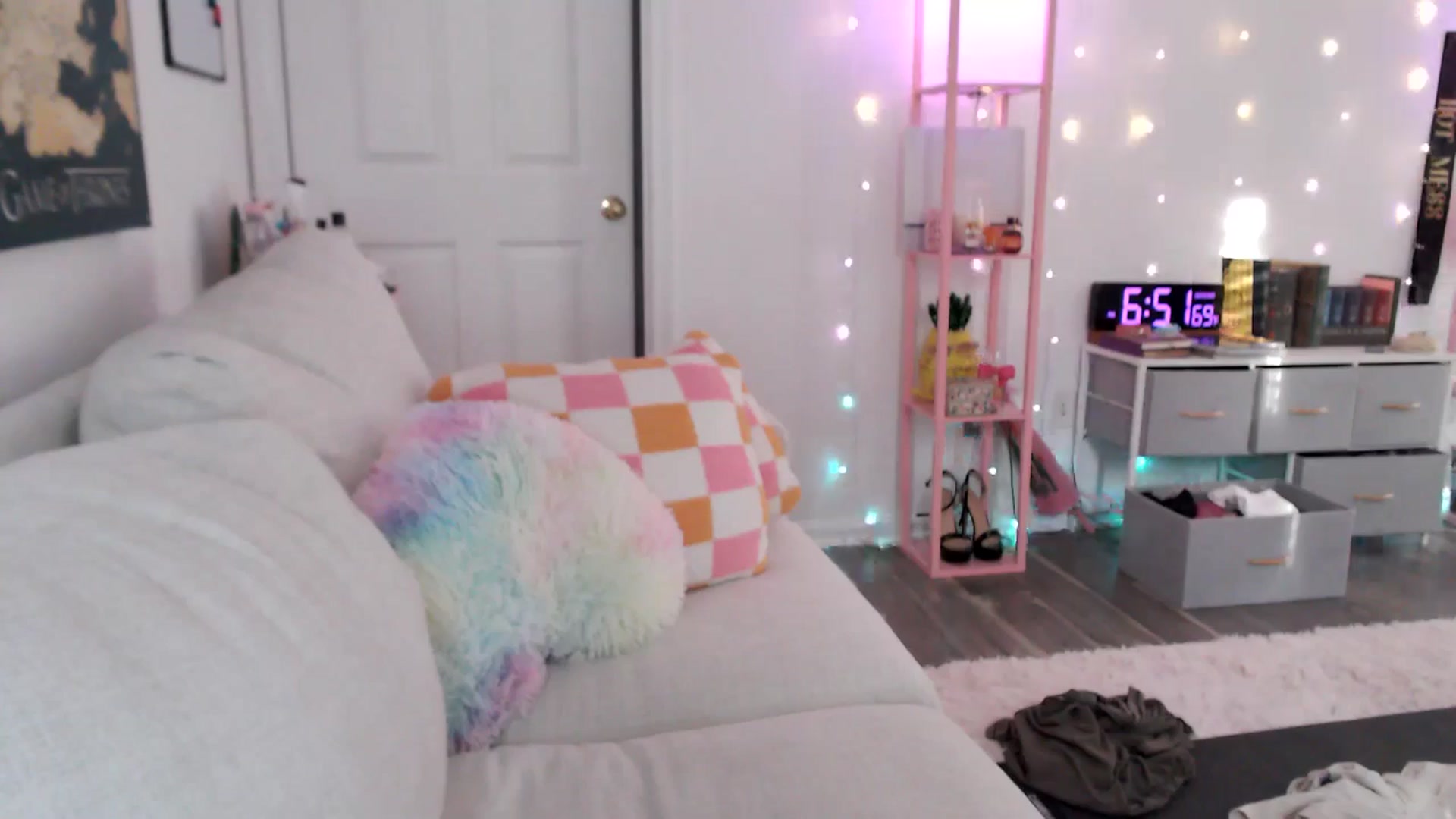 Gallery image thumbnail from AnnaFaux's myfreecams stream on, 05/02/2025, 23:05 image 16 of 20