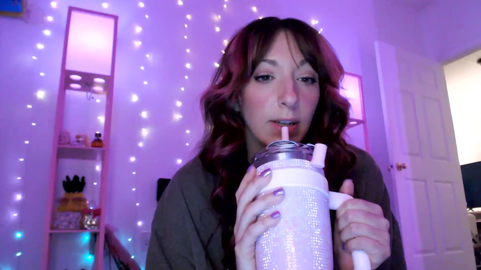 Gallery image thumbnail from AnnaFaux's myfreecams stream on, 05/03/2025, 02:41 image 18 of 20
