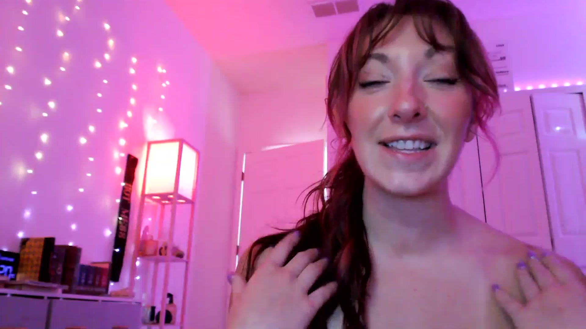 Gallery image thumbnail from AnnaFaux's myfreecams stream on, 05/04/2025, 22:56 image 20 of 20