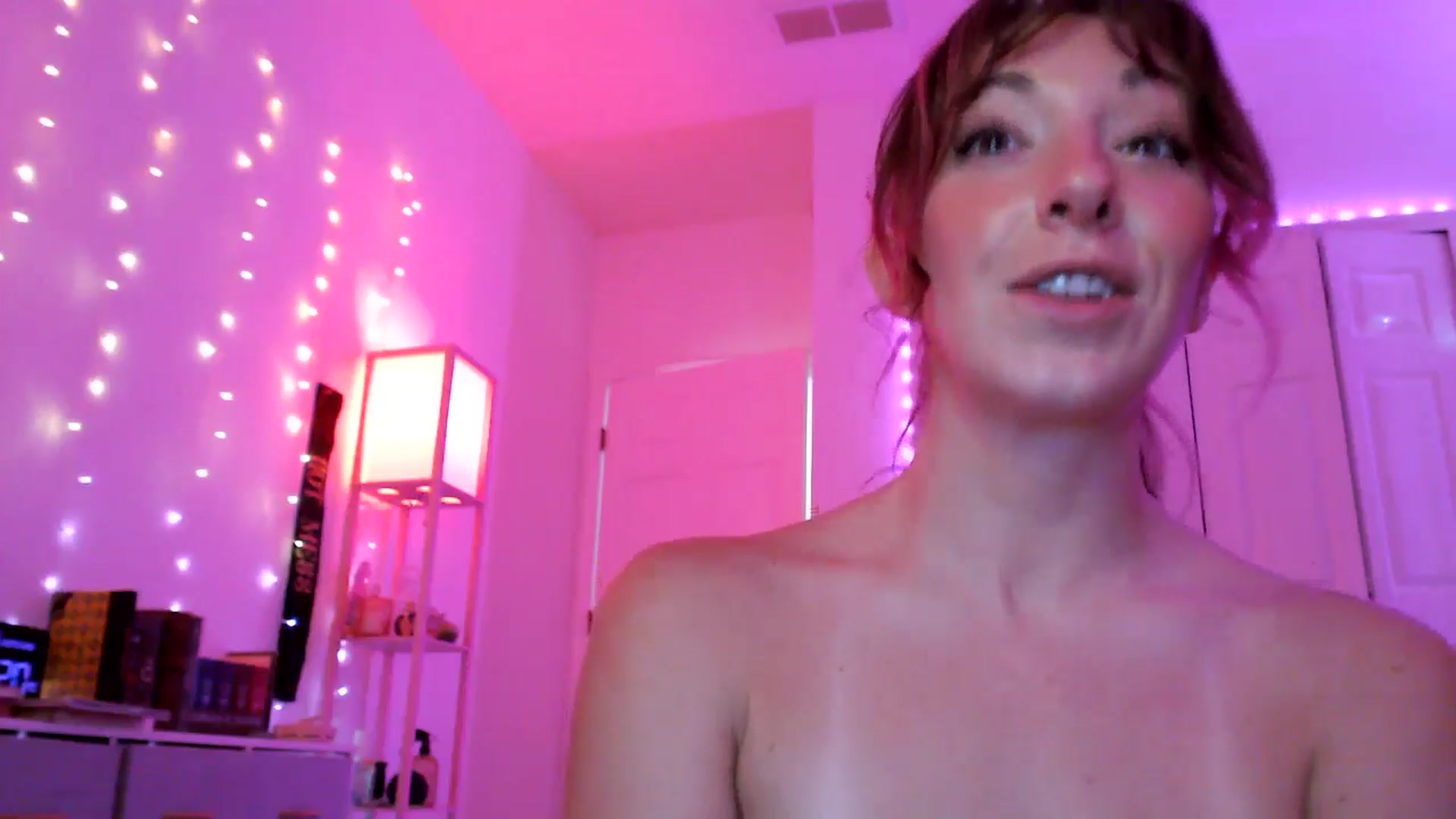 Gallery image thumbnail from AnnaFaux's myfreecams stream on, 05/04/2025, 22:56 image 19 of 20
