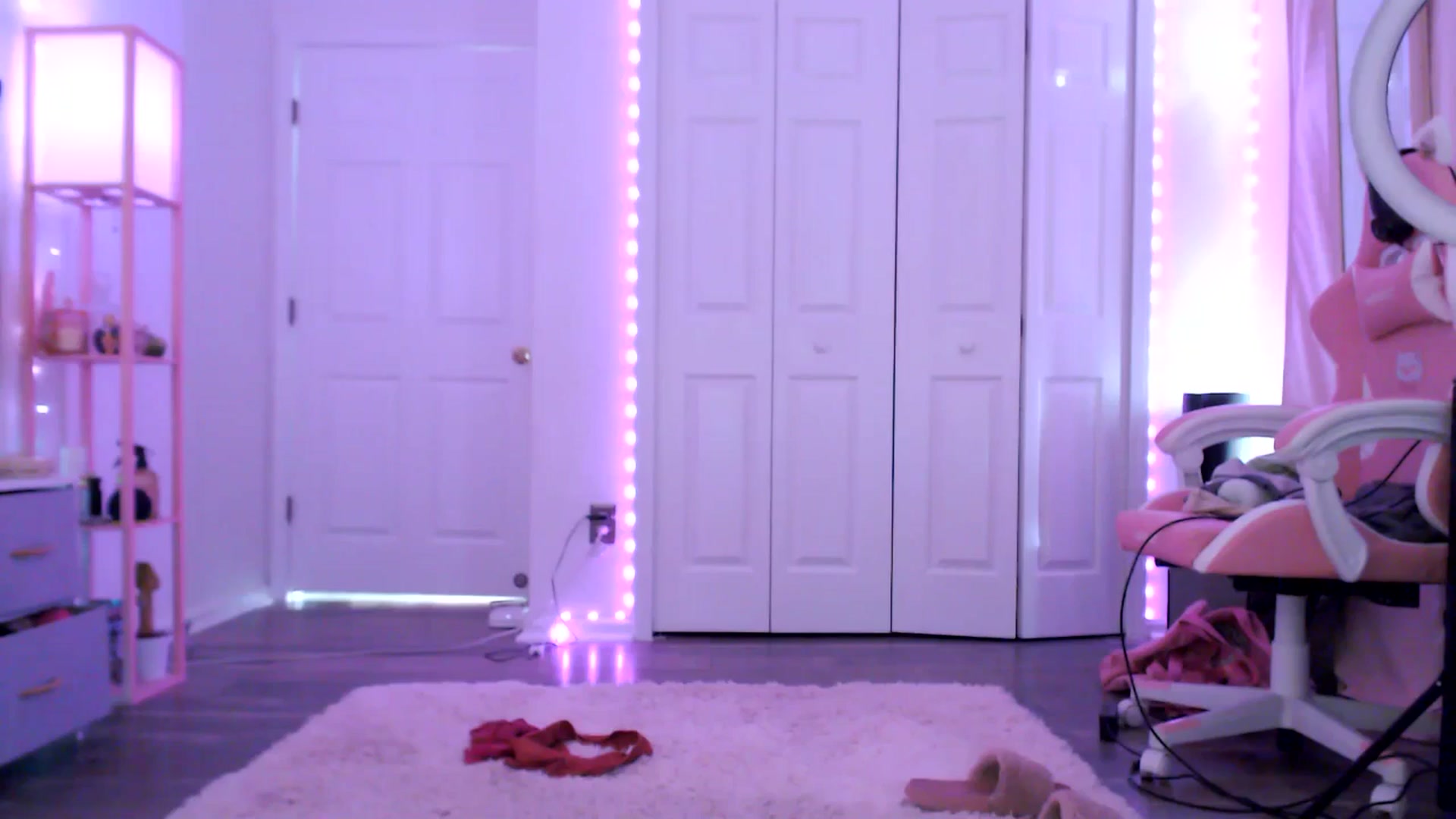 Gallery image thumbnail from AnnaFaux's myfreecams stream on, 05/04/2025, 22:56 image 4 of 20