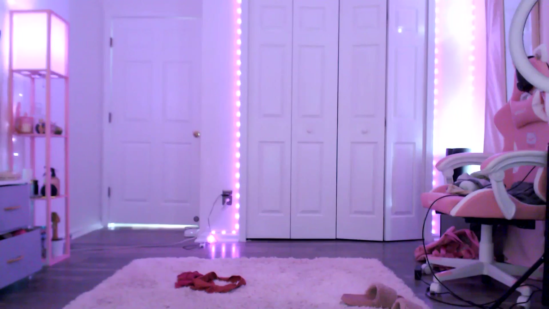 Gallery image thumbnail from AnnaFaux's myfreecams stream on, 05/04/2025, 22:56 image 5 of 20