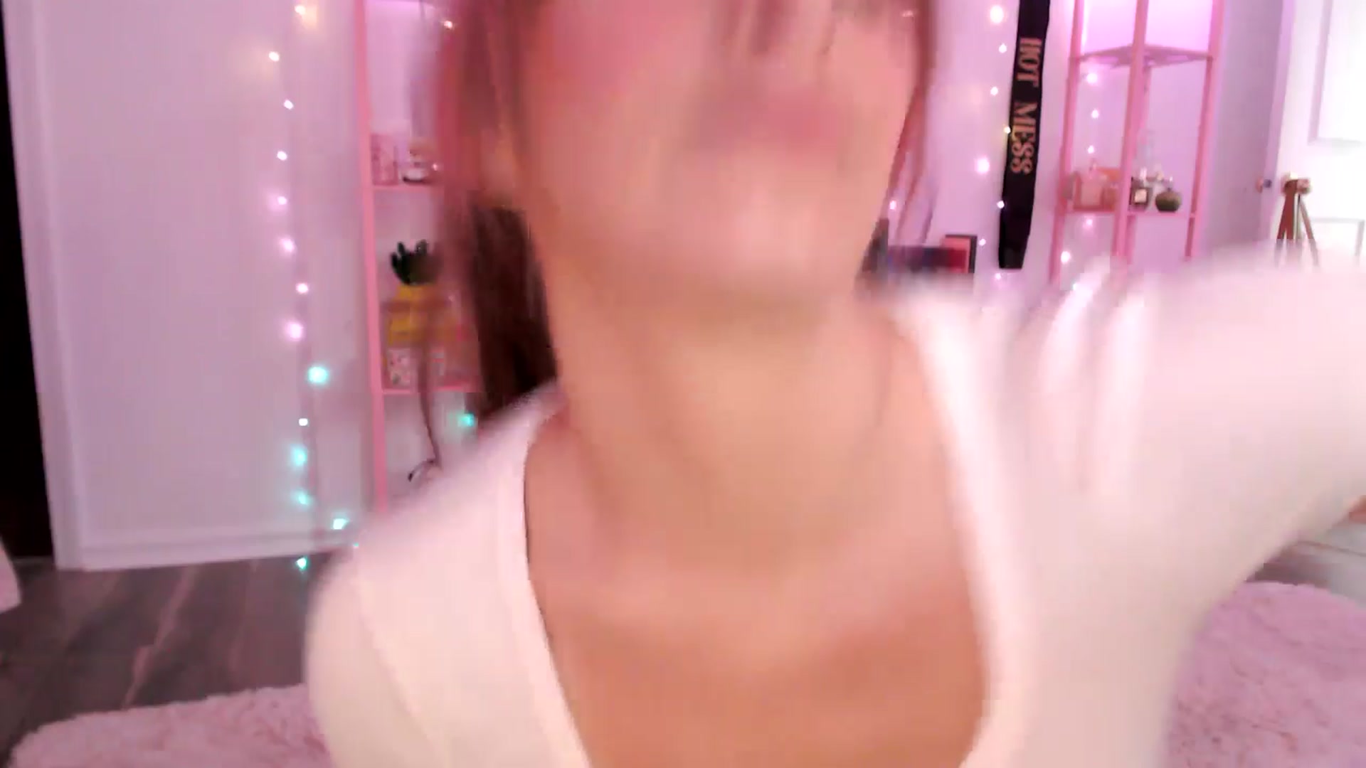 Gallery image thumbnail from AnnaFaux's myfreecams stream on, 05/09/2025, 23:14 image 2 of 20