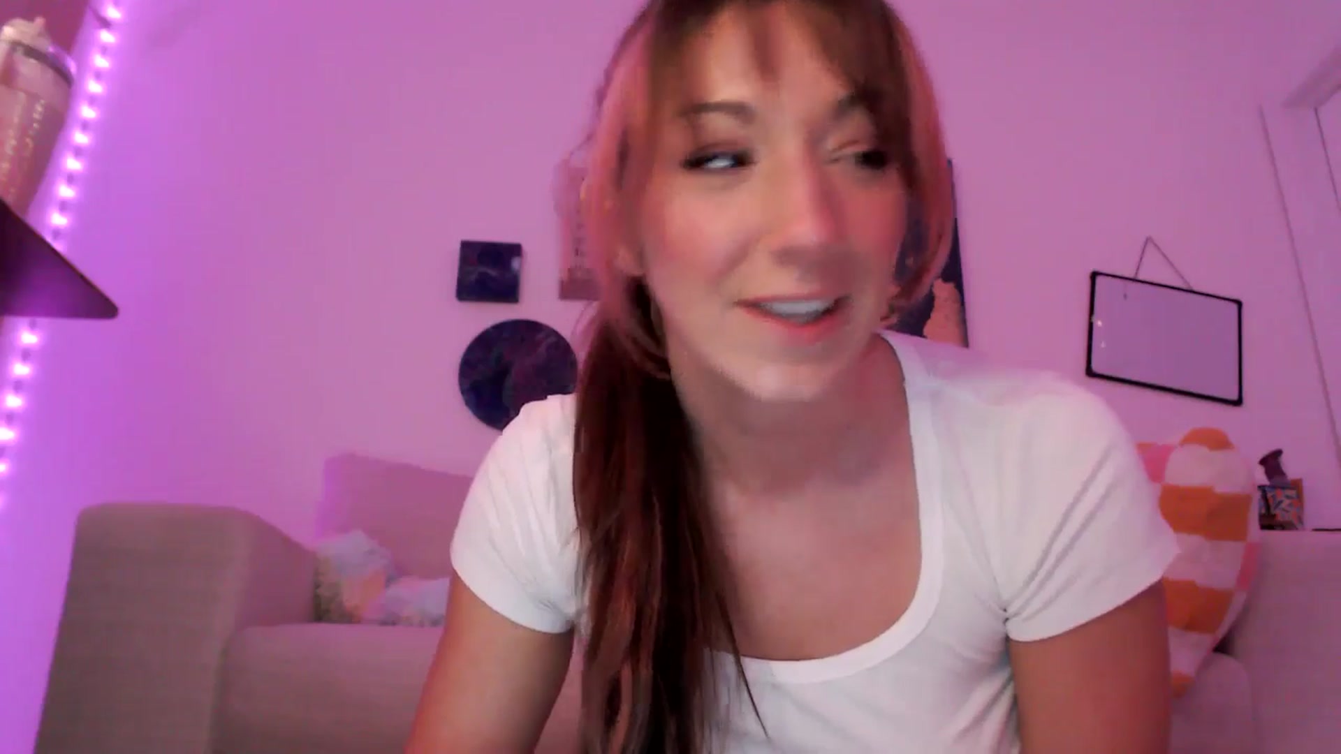 Gallery image thumbnail from AnnaFaux's myfreecams stream on, 05/10/2025, 01:48 image 16 of 20