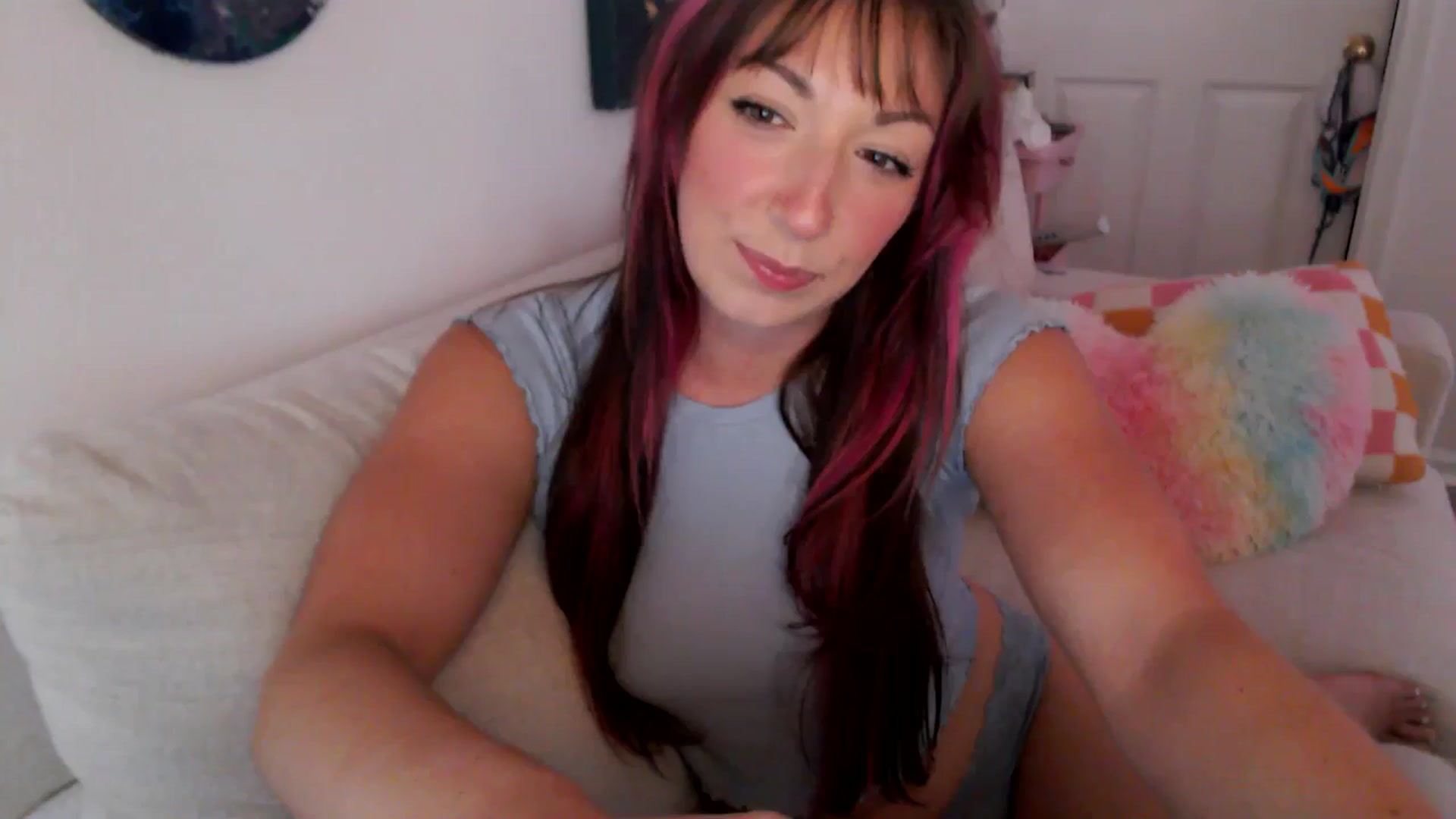 Gallery image thumbnail from AnnaFaux's myfreecams stream on, 05/13/2025, 24:05 image 1 of 20