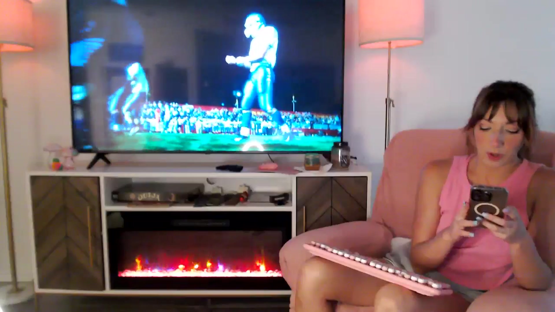 Gallery image thumbnail from AnnaFaux's myfreecams stream on, 05/19/2025, 23:53 image 14 of 20
