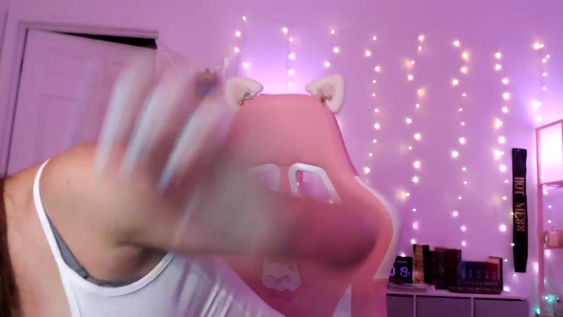 Gallery image thumbnail from AnnaFaux's myfreecams stream on, 05/24/2025, 24:44 image 19 of 20