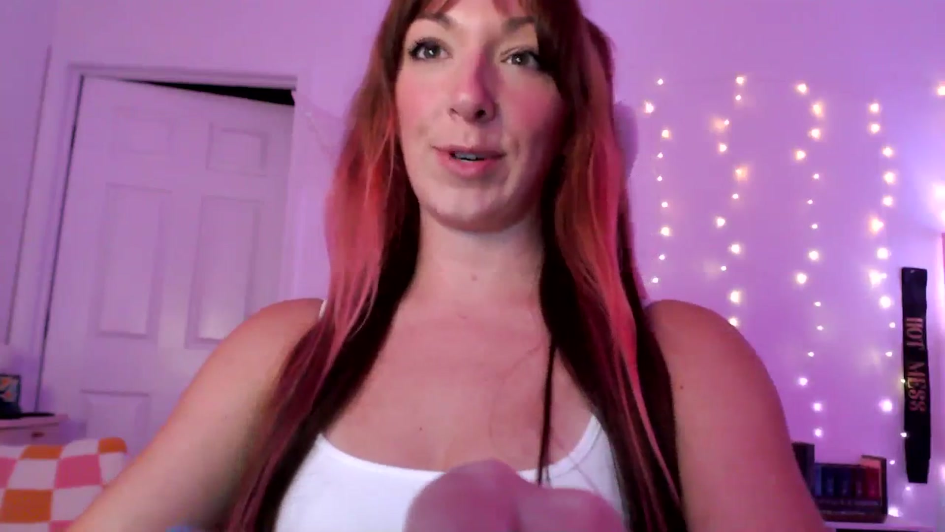 Gallery image thumbnail from AnnaFaux's myfreecams stream on, 05/24/2025, 24:44 image 17 of 20
