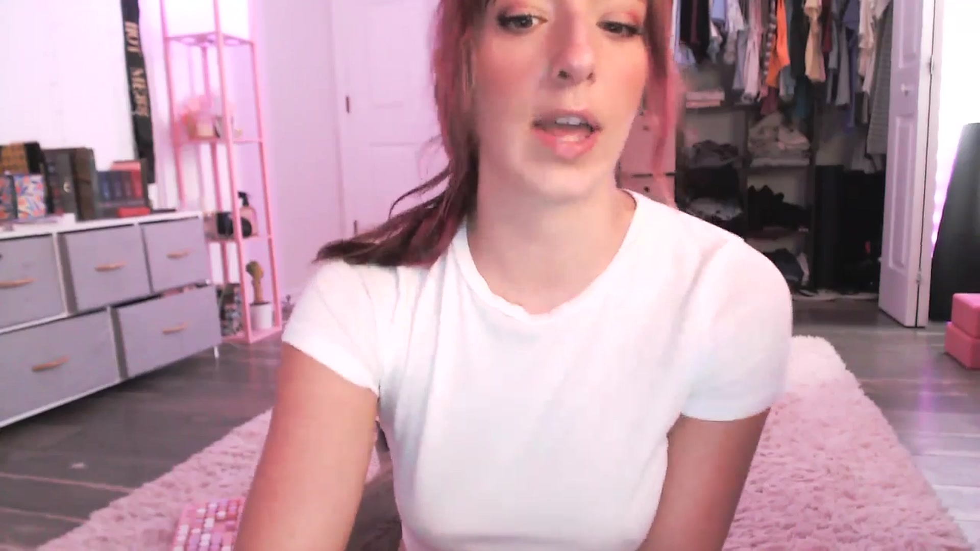 Gallery image thumbnail from AnnaFaux's myfreecams stream on, 06/11/2025, 24:25 image 6 of 20