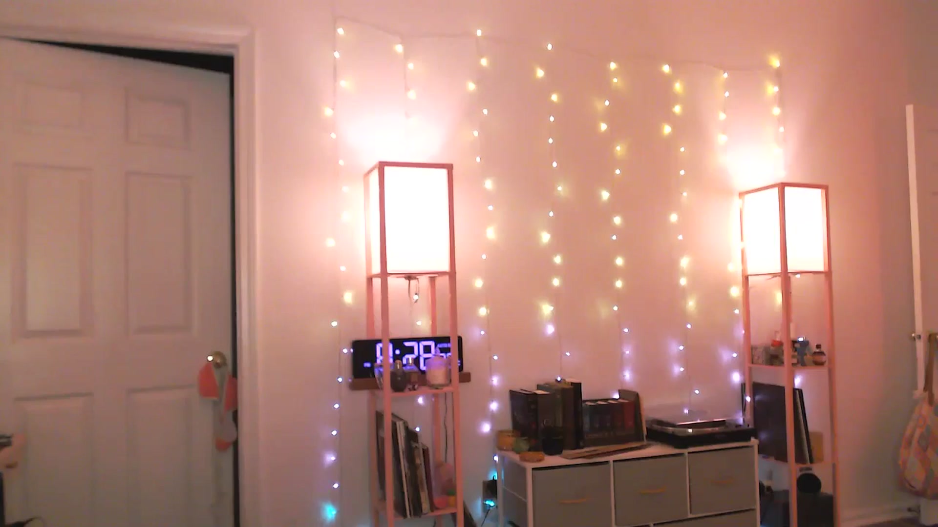 Gallery image thumbnail from AnnaFaux's myfreecams stream on, 06/25/2025, 01:30 image 7 of 20