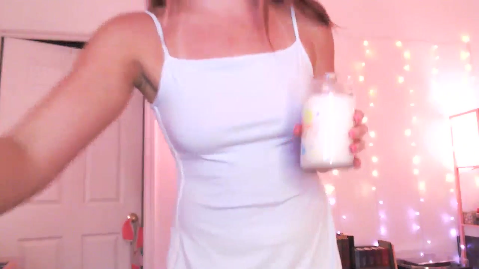 Gallery image thumbnail from AnnaFaux's myfreecams stream on, 06/25/2025, 01:30 image 2 of 20