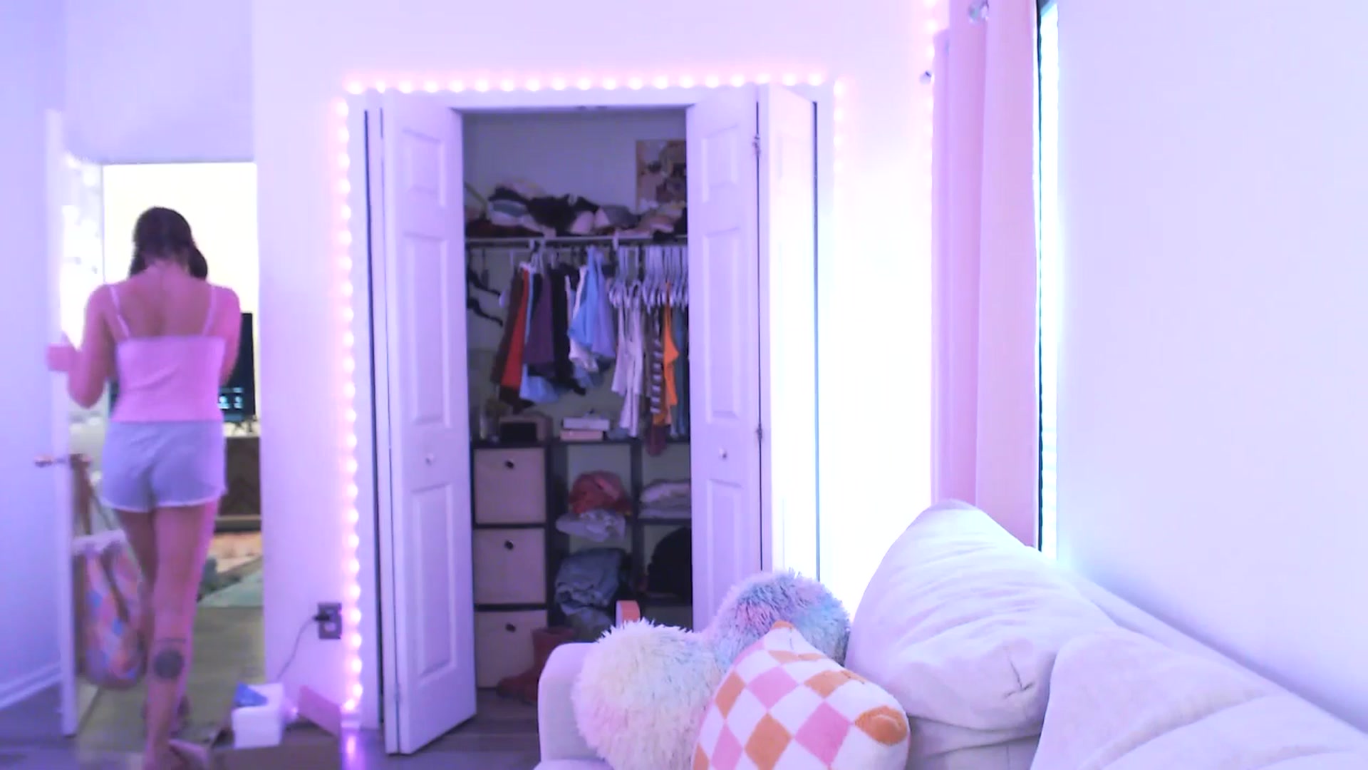 Gallery image thumbnail from AnnaFaux's myfreecams stream on, 07/01/2025, 24:44 image 3 of 20