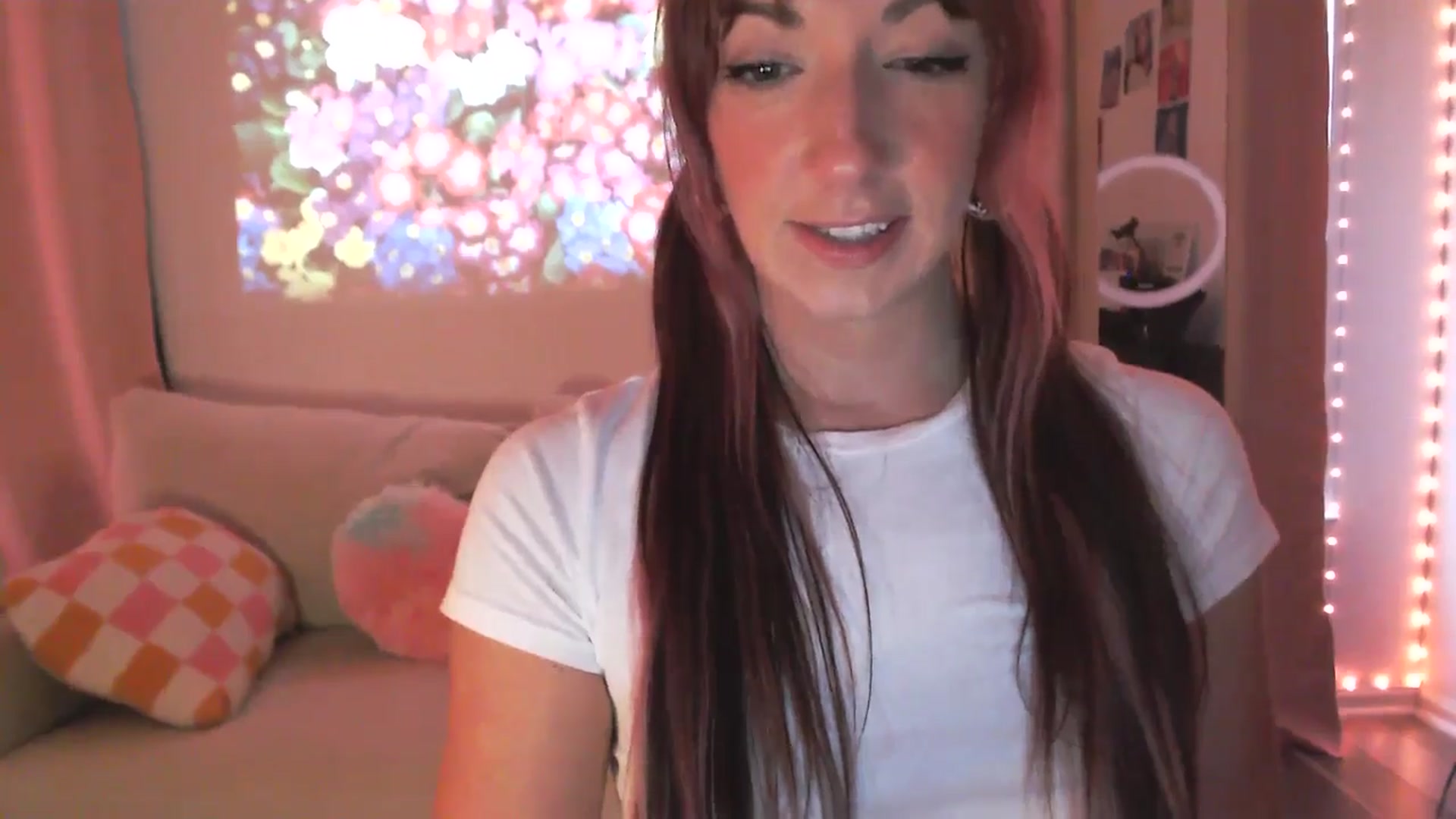 Gallery image thumbnail from AnnaFaux's myfreecams stream on, 07/01/2025, 24:44 image 8 of 20