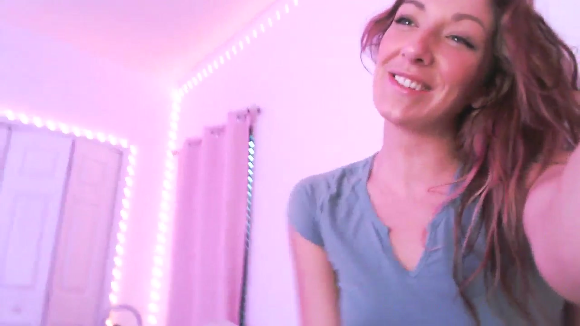 Gallery image thumbnail from AnnaFaux's myfreecams stream on, 07/03/2025, 01:35 image 5 of 20